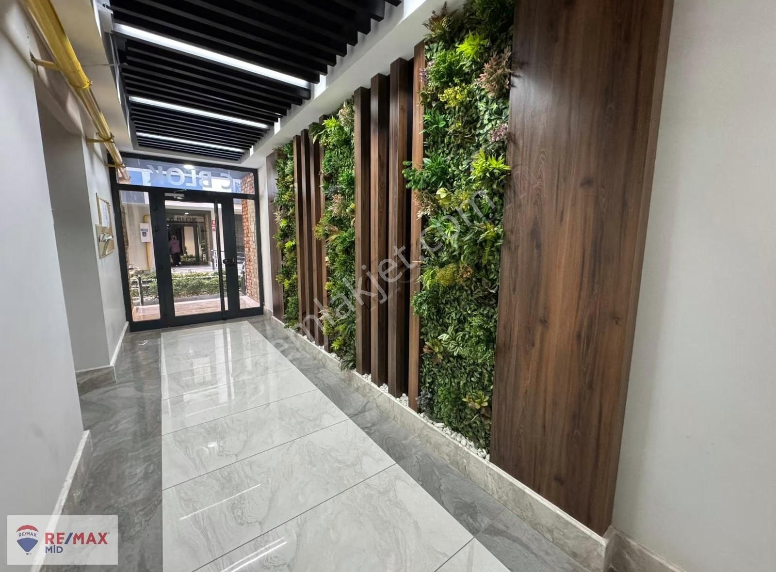 Remax Mid Satılık 2+1 Arakat Ebeveyn Banyolu Premium Daire - Görsel 12