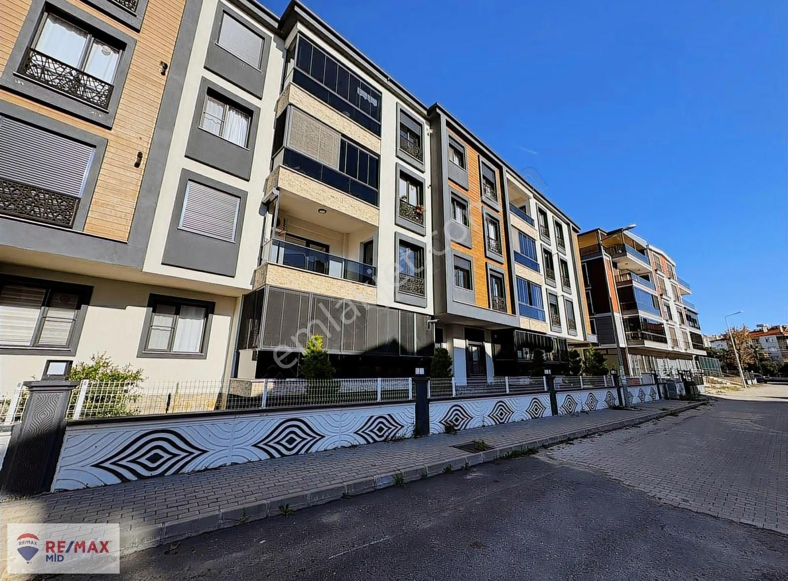 Remax Mid Satılık 2+1 Arakat Ebeveyn Banyolu Premium Daire - Görsel 18