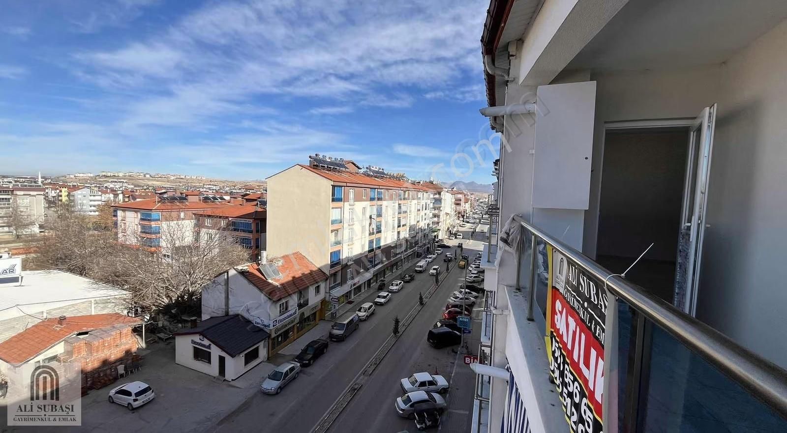 Sanayi Caddesi Üzeri Satılık 3+1 Daire - Görsel 5