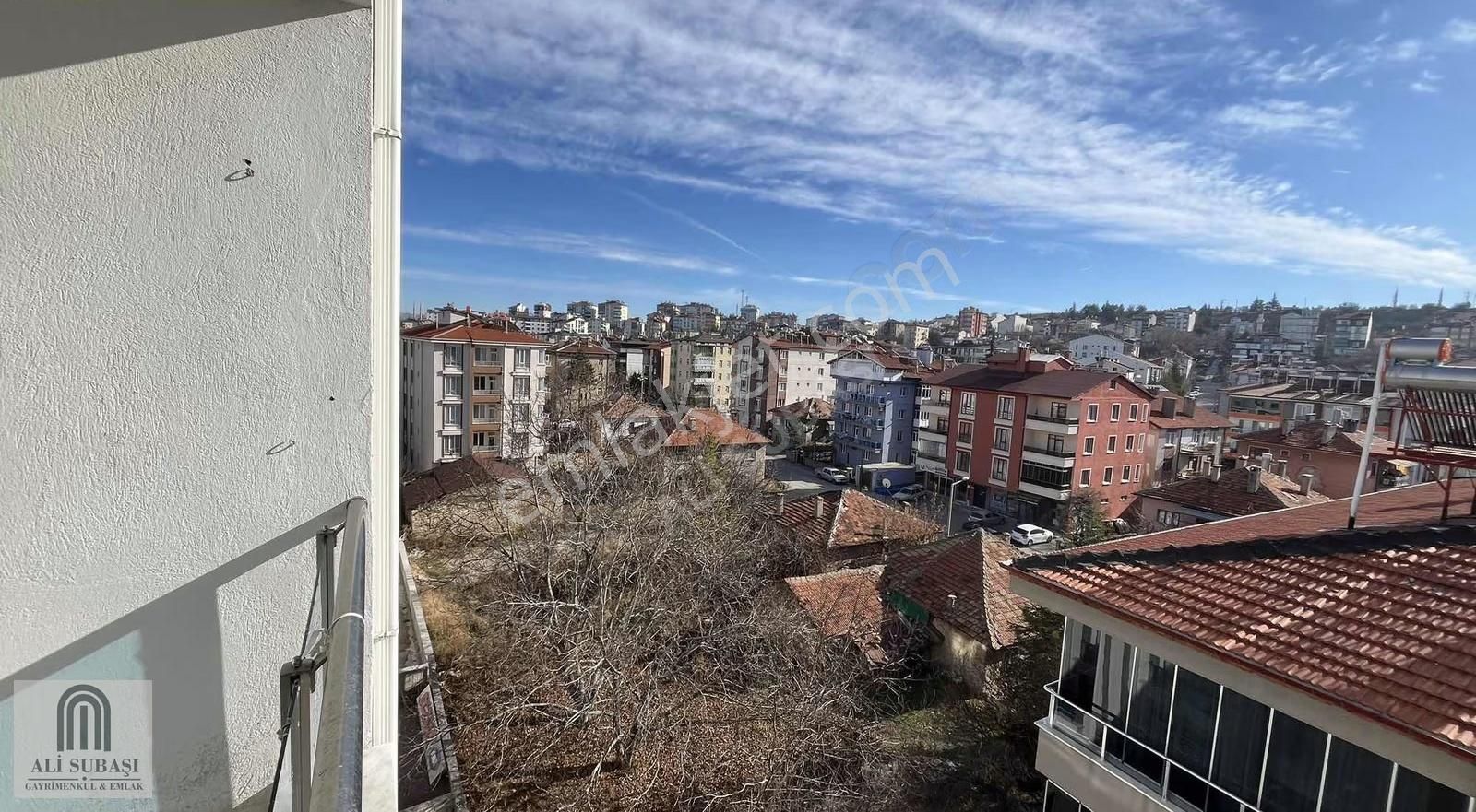 Çarşıya Yakın Kapalı Otoparklı 3+1 Daire - Görsel 2