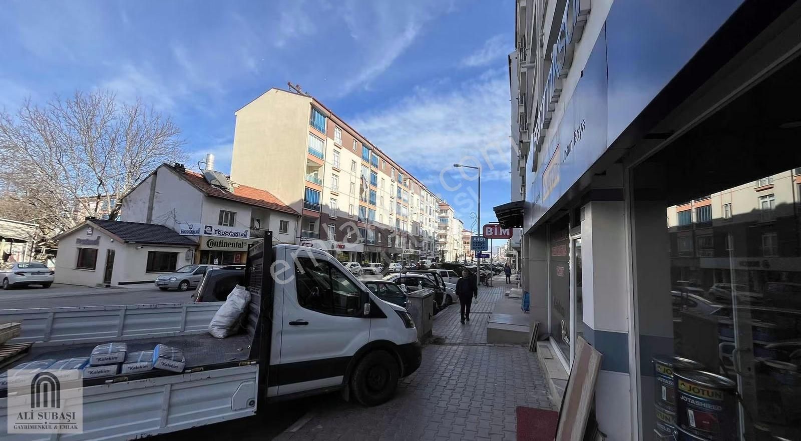 Çarşıya Yakın Kapalı Otoparklı 3+1 Daire - Görsel 7