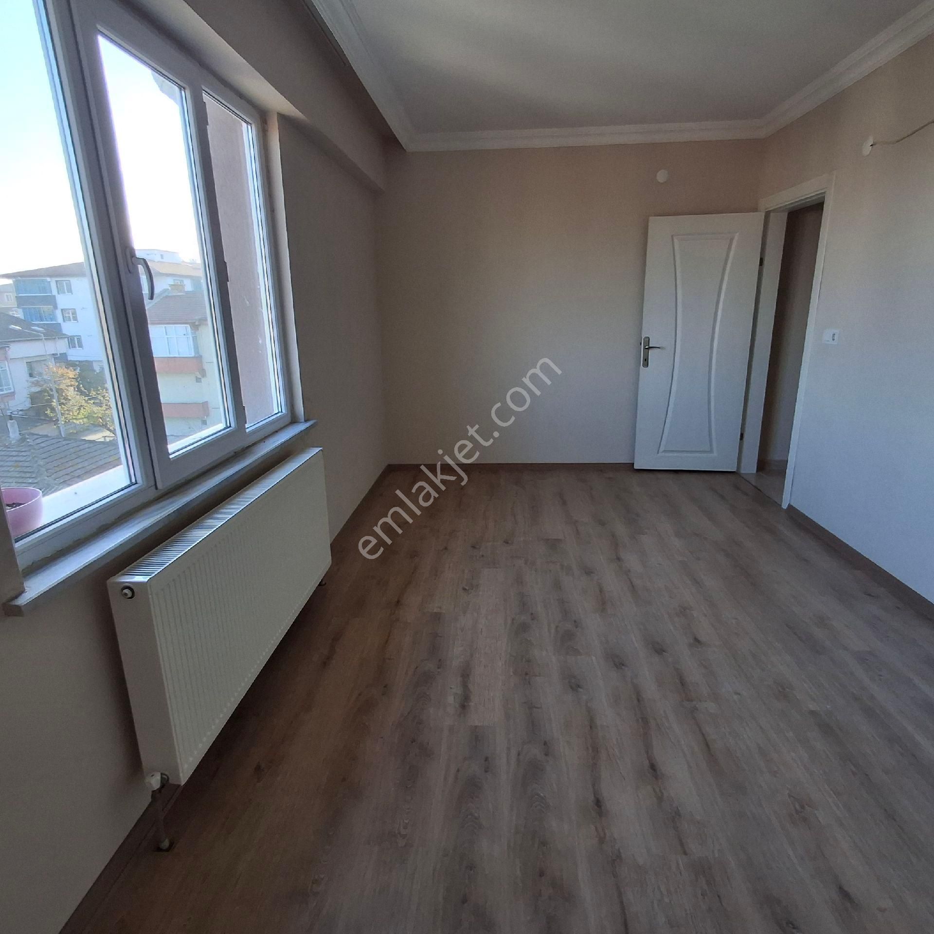 T.dağ Muratlı İstiklal Kurtpınar Mah.de Geniş ,aydınlık ( 3+1 ) 4. Kat Daire Kiralıktır. - Görsel 10