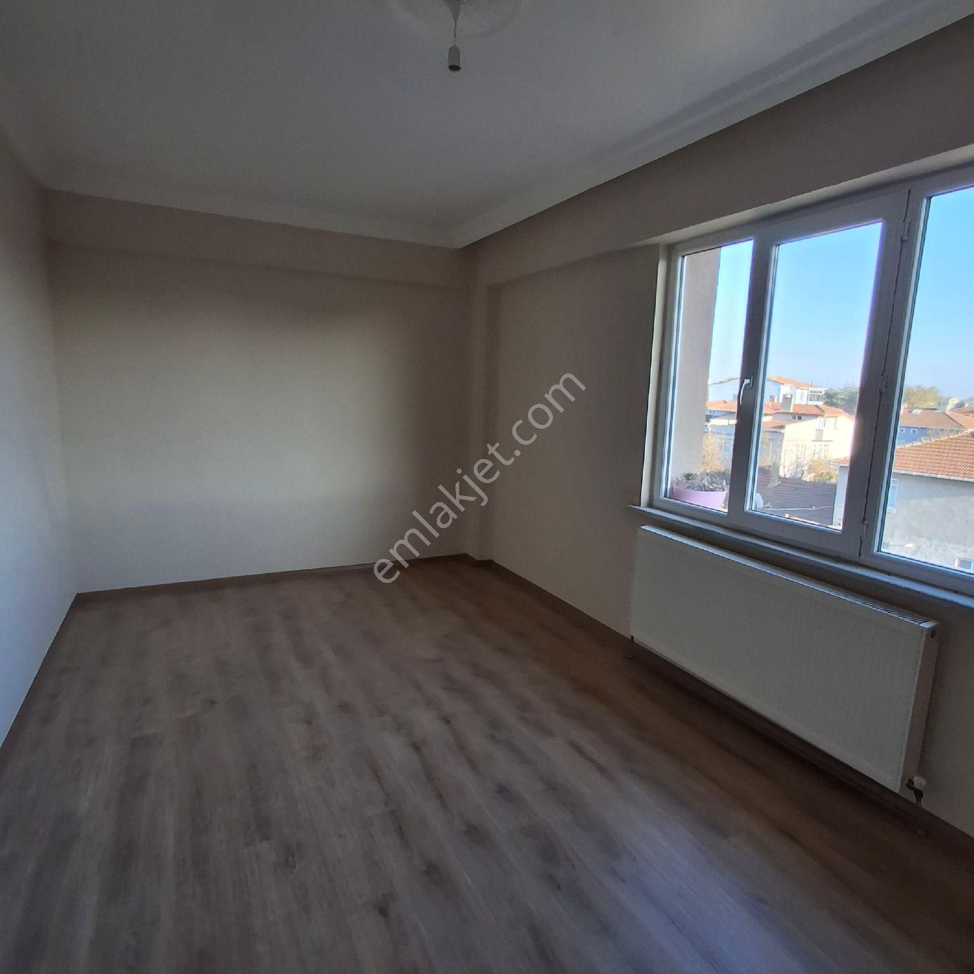 T.dağ Muratlı İstiklal Kurtpınar Mah.de Geniş ,aydınlık ( 3+1 ) 4. Kat Daire Kiralıktır. - Görsel 11
