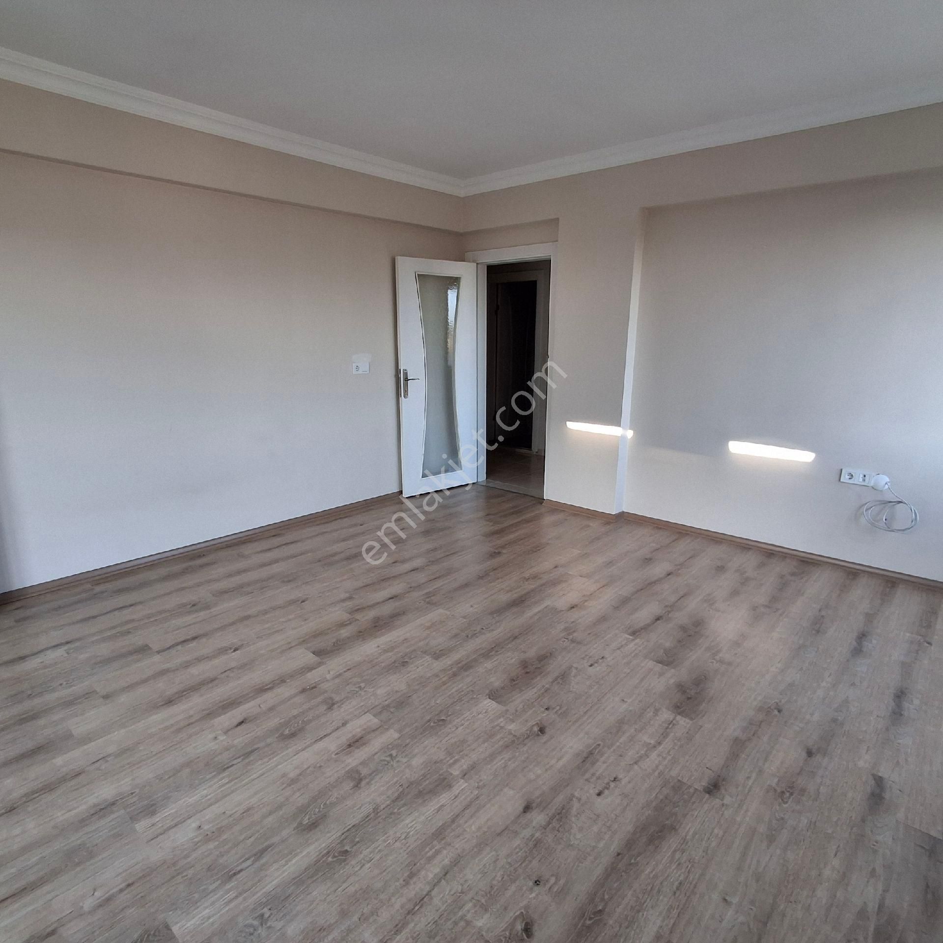 T.dağ Muratlı İstiklal Kurtpınar Mah.de Geniş ,aydınlık ( 3+1 ) 4. Kat Daire Kiralıktır. - Görsel 5
