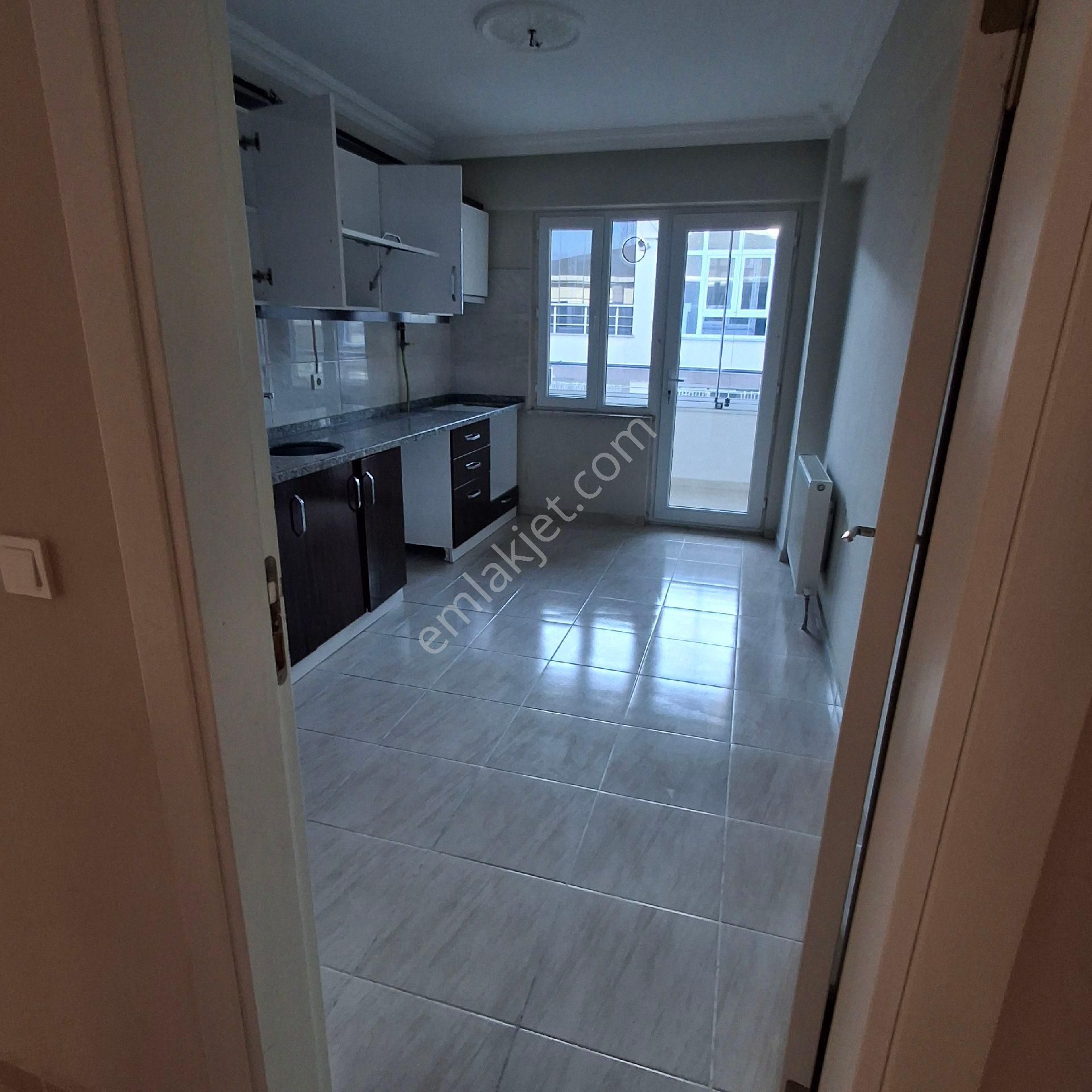 T.dağ Muratlı İstiklal Kurtpınar Mah.de Geniş ,aydınlık ( 3+1 ) 4. Kat Daire Kiralıktır. - Görsel 21