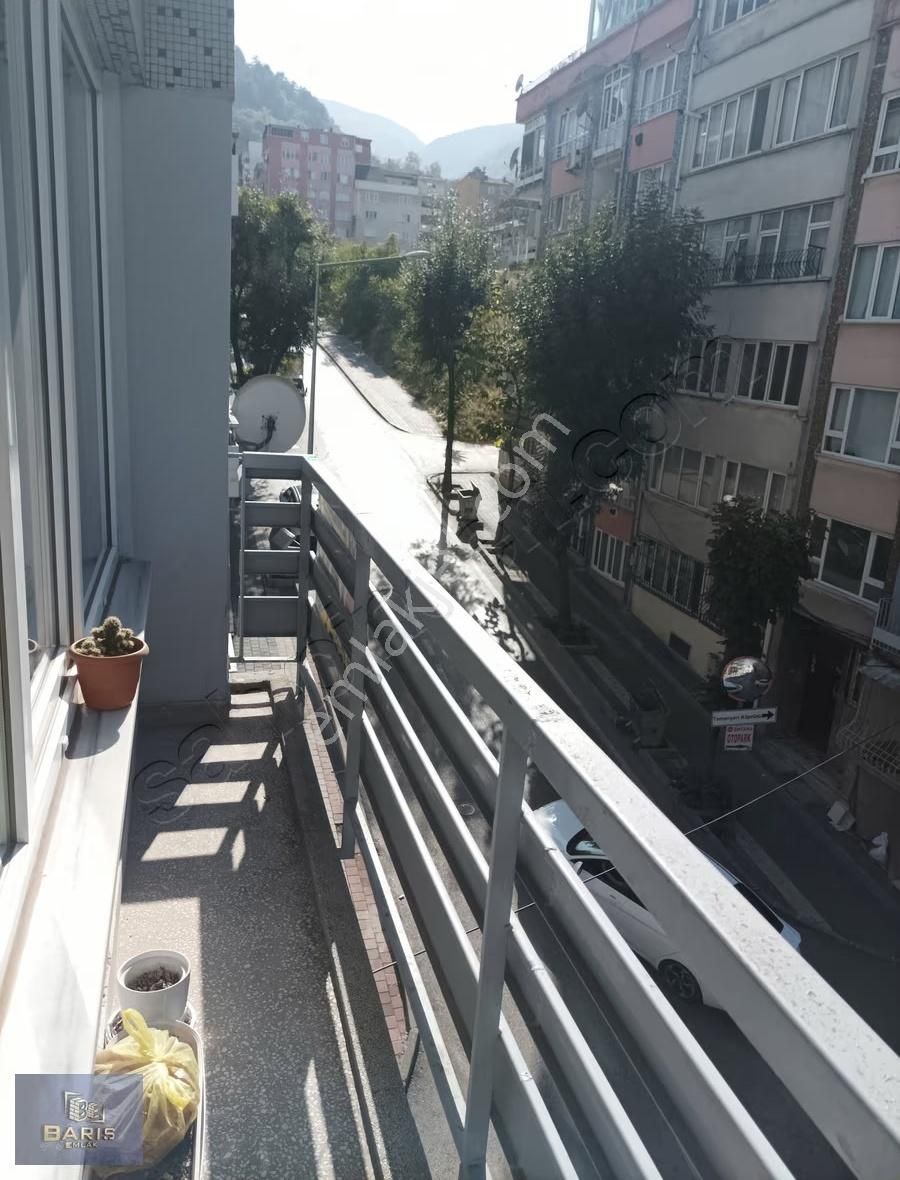 Barış Gayrimenkul'den İpekçilik Cadde Üzeri Ara Kat 2+1 Daire. - Görsel 2