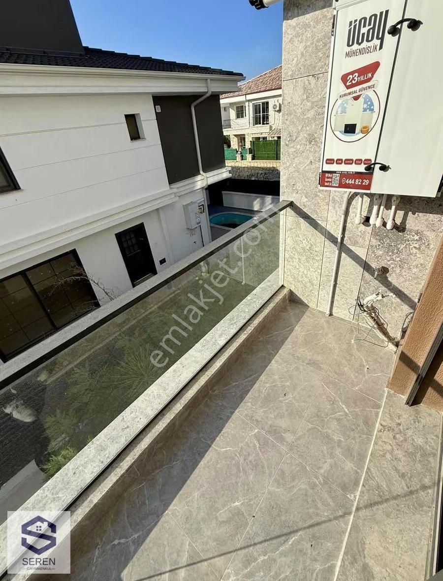 Seferihisar Camikebir Mahallesinde Satılık Havuzlu Sitede 2+1 - Görsel 13