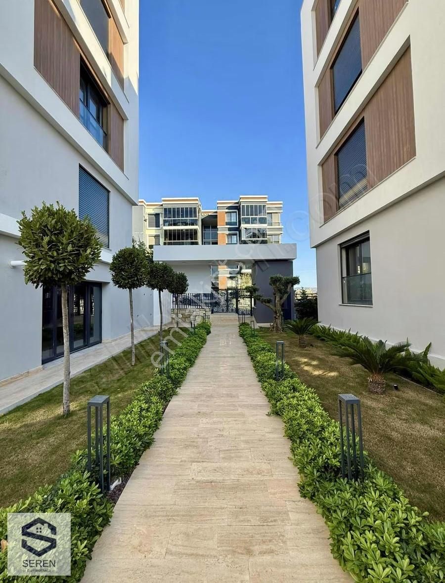 Seferihisar Camikebir Mahallesinde Satılık Havuzlu Sitede 2+1 - Görsel 10