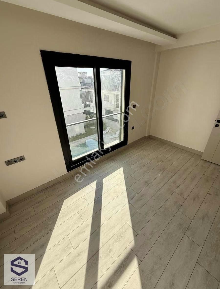 Seferihisar Camikebir Mahallesinde Satılık Havuzlu Sitede 2+1 - Görsel 7