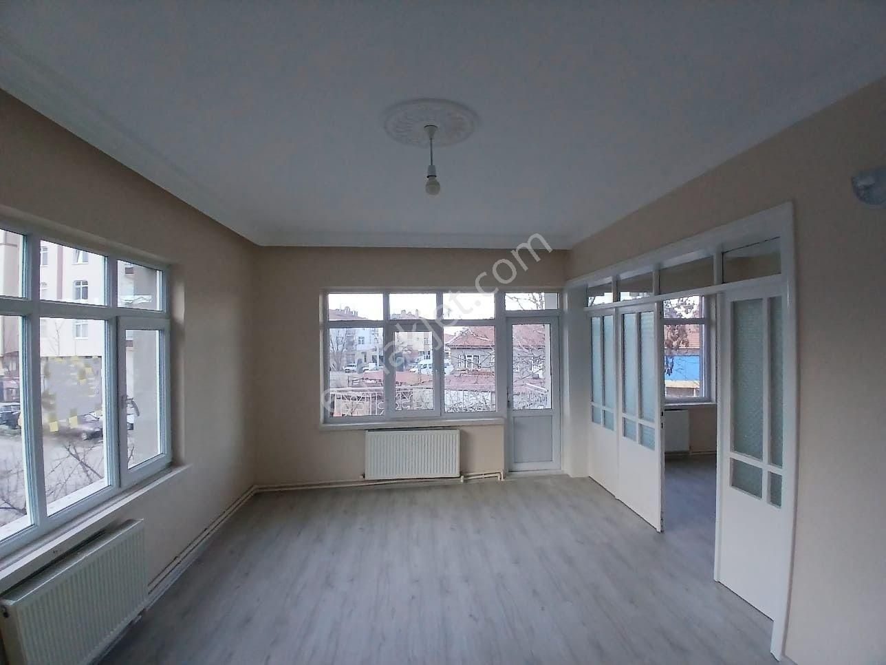 Akçay Emlak'tan Akşehir Seyran Mahallesi Nihat Dayanık Okulu Civarı Ara Kat Kiralık 3+1 Daire - Görsel 4