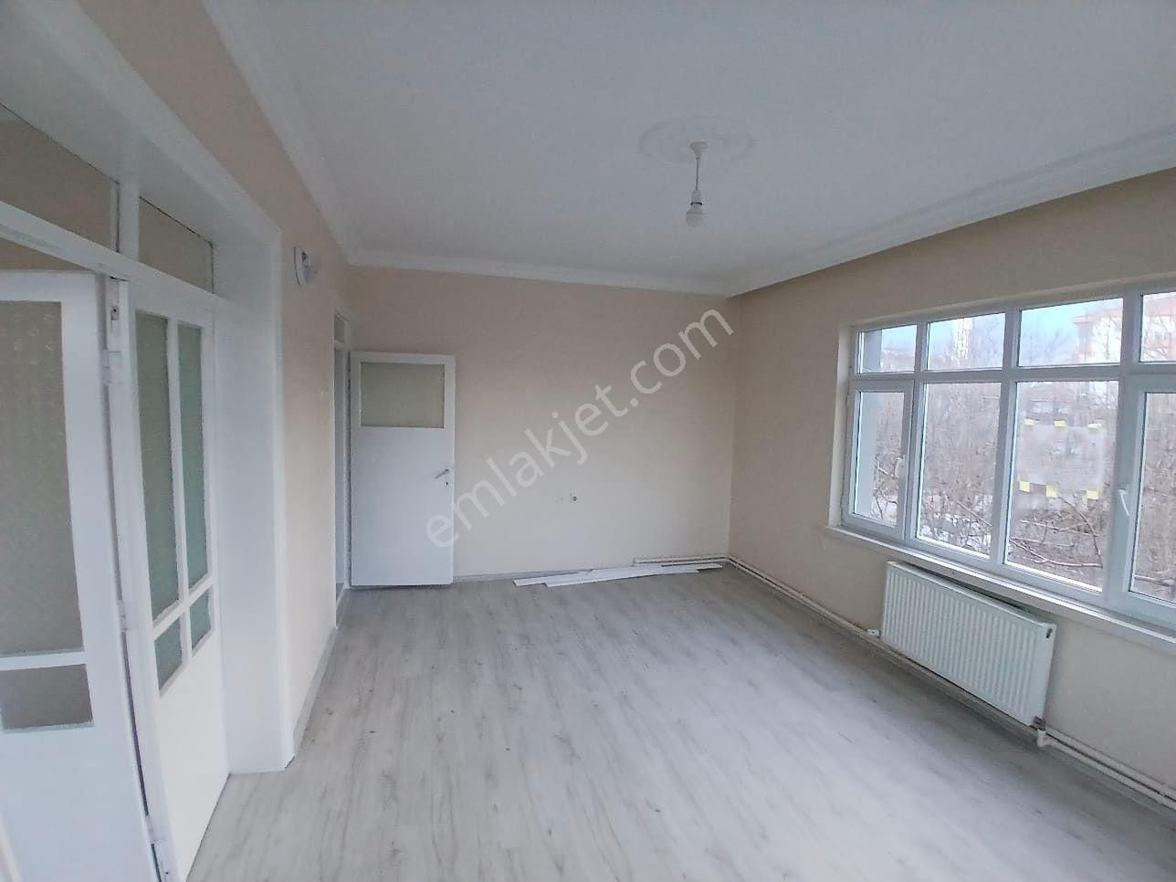 Akçay Emlak'tan Akşehir Seyran Mahallesi Nihat Dayanık Okulu Civarı Ara Kat Kiralık 3+1 Daire - Görsel 5