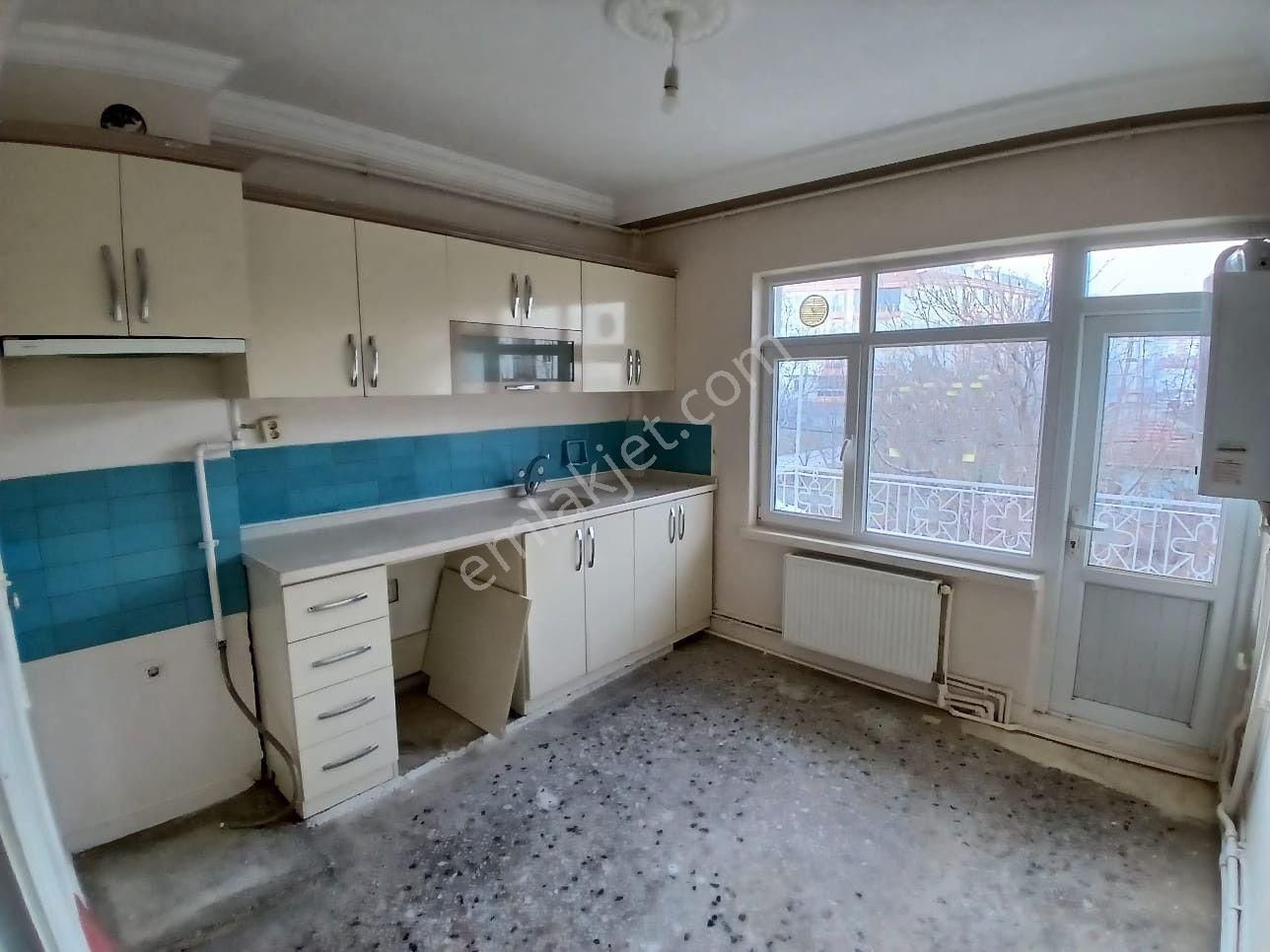 Akçay Emlak'tan Akşehir Seyran Mahallesi Nihat Dayanık Okulu Civarı Ara Kat Kiralık 3+1 Daire - Görsel 3