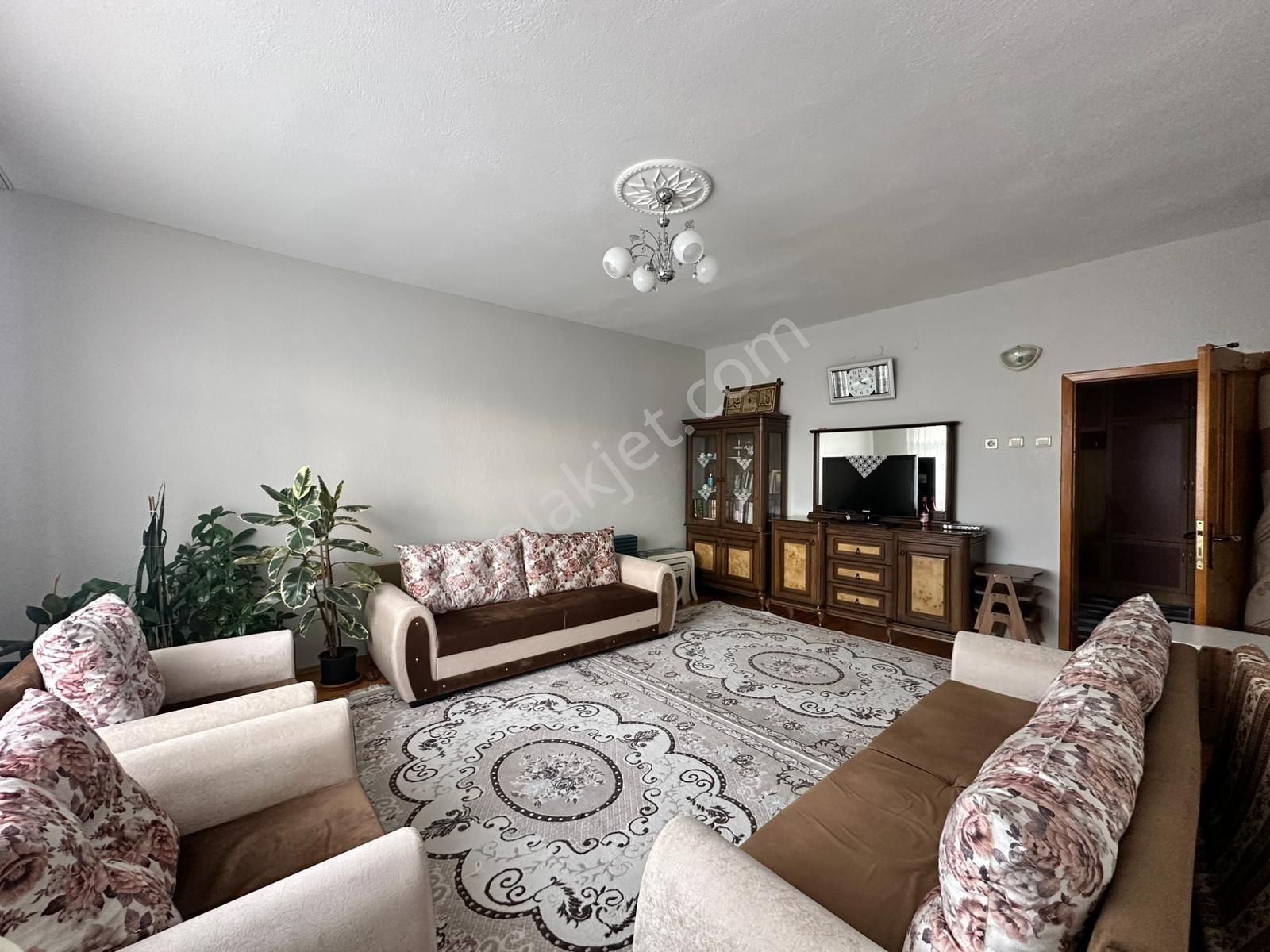 Fetih Mh Fetihkent Sitelerinde Satılık Arakat 3+1 Geniş Daire - Görsel 5