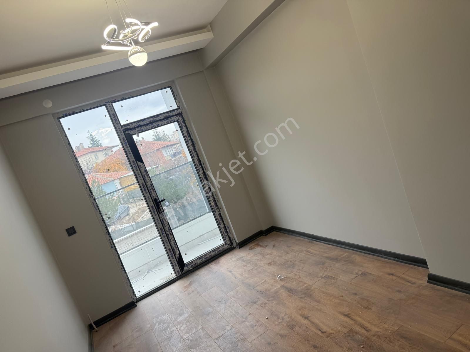 Ayzen Emlak'dan Sanayi Sitesi Yakını 4+1 Satılık Daire - Görsel 2