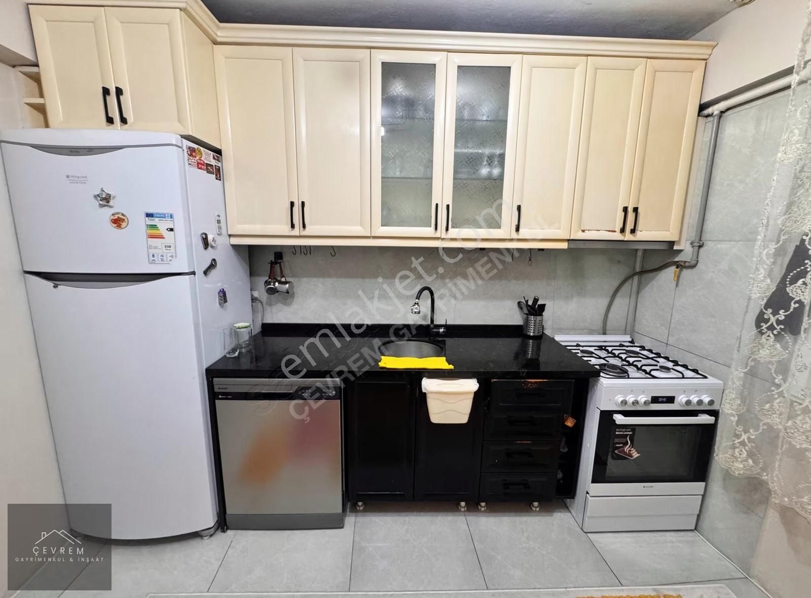 Çevrem Yeşilova'da Metrobüse Çok Yakın Masrafsız 3+1 120m² Daire - Görsel 22