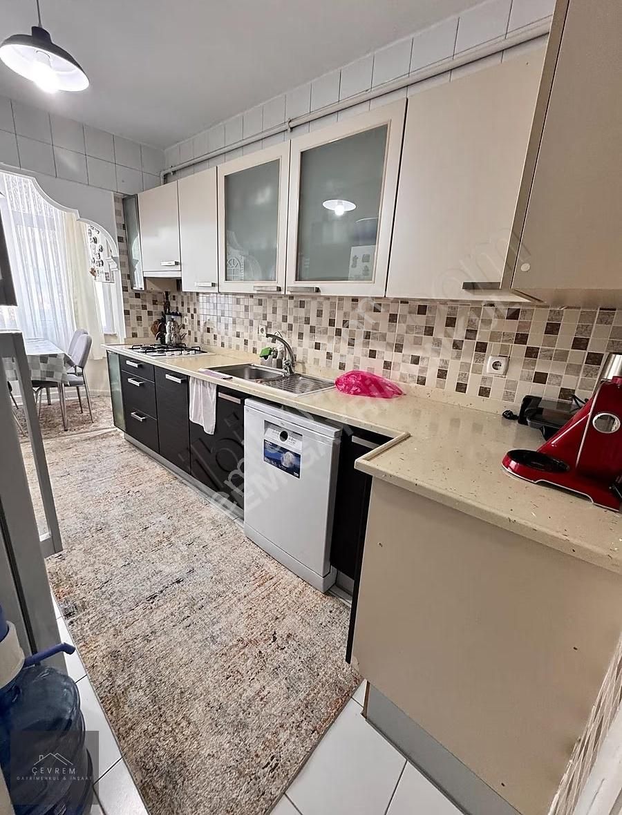 **çevrem** Gültepe'de Metrobüse Yakın Merkezi Konumda 2+1 Daire - Görsel 24