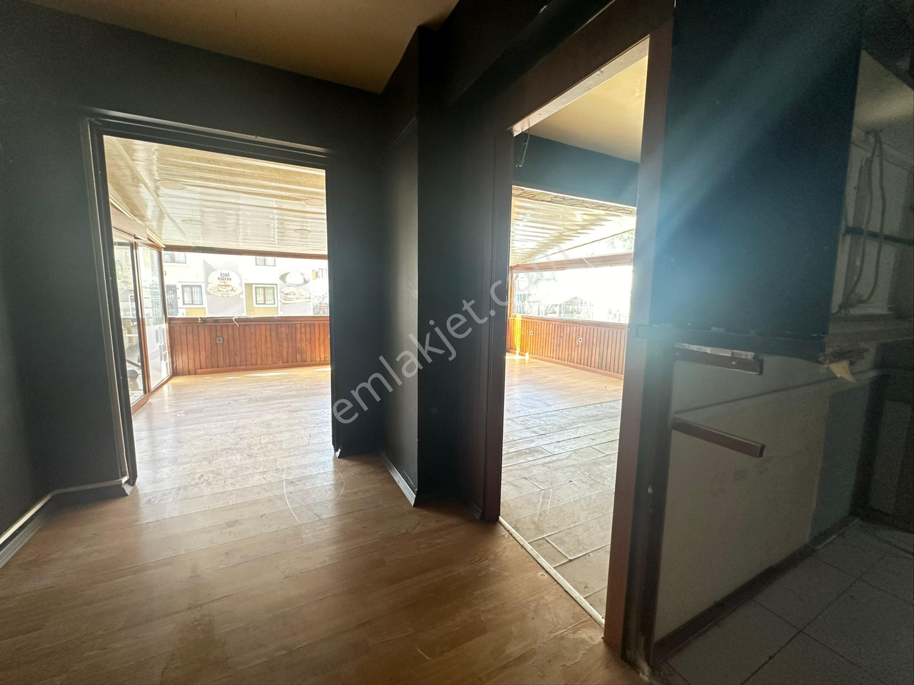 Merkezi Lokasyonda | Metroya Yakın | 200 M² Depolu | Prestijli Dükkan - Görsel 3