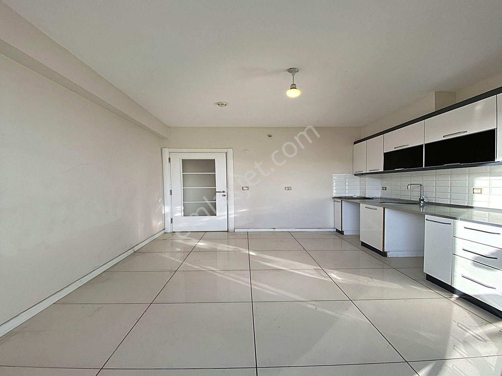 Cadde34 Yapı'dan Kapalı Otoparklı Site İçerisinde 3+1 Eminevime Uygun Satılık Daire - Görsel 7