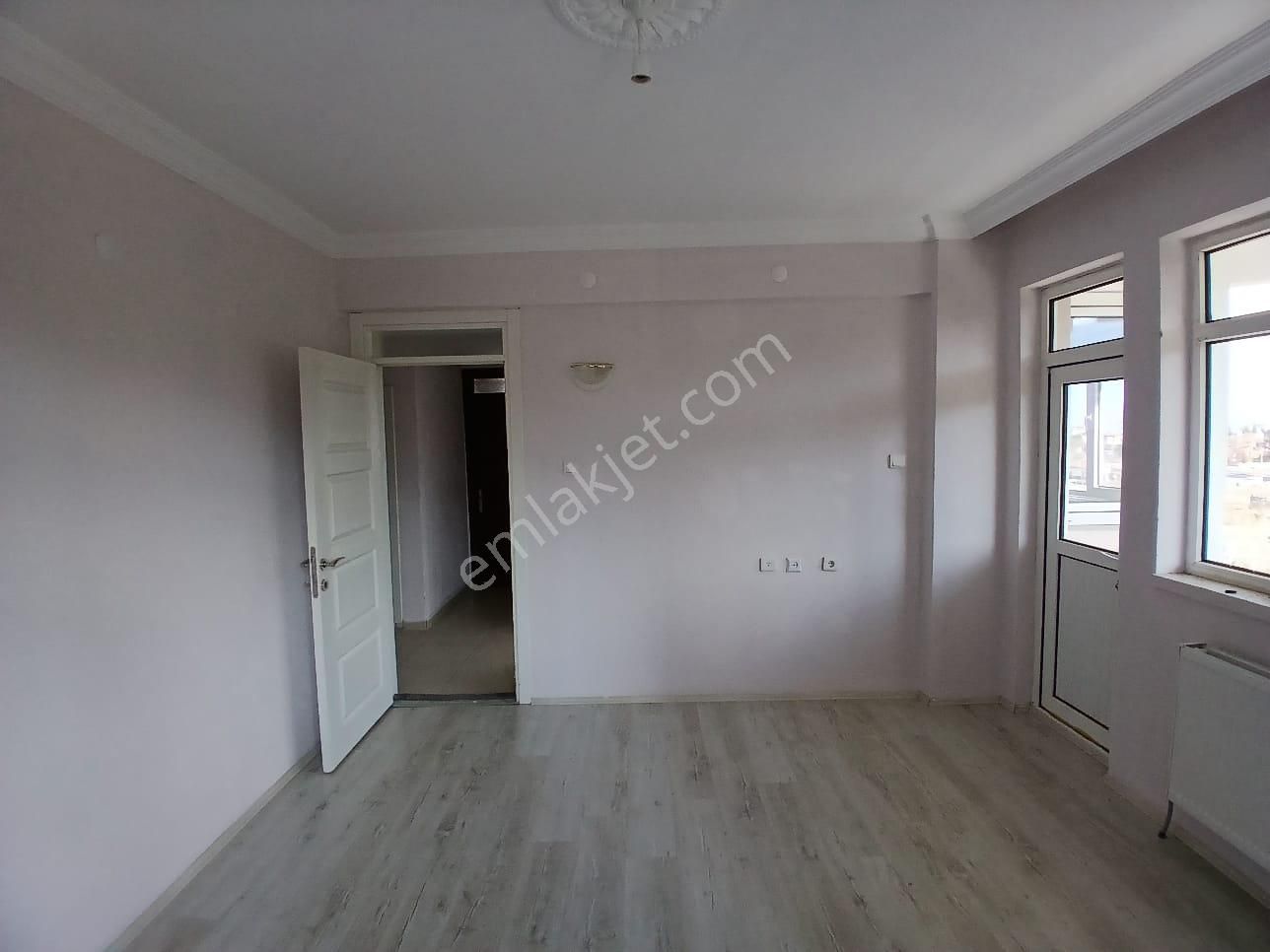 Akçay Emlak'tan Akşehir Koşuyolunda Komple Bakımlı Kiralık 3+1 Daire - Görsel 12