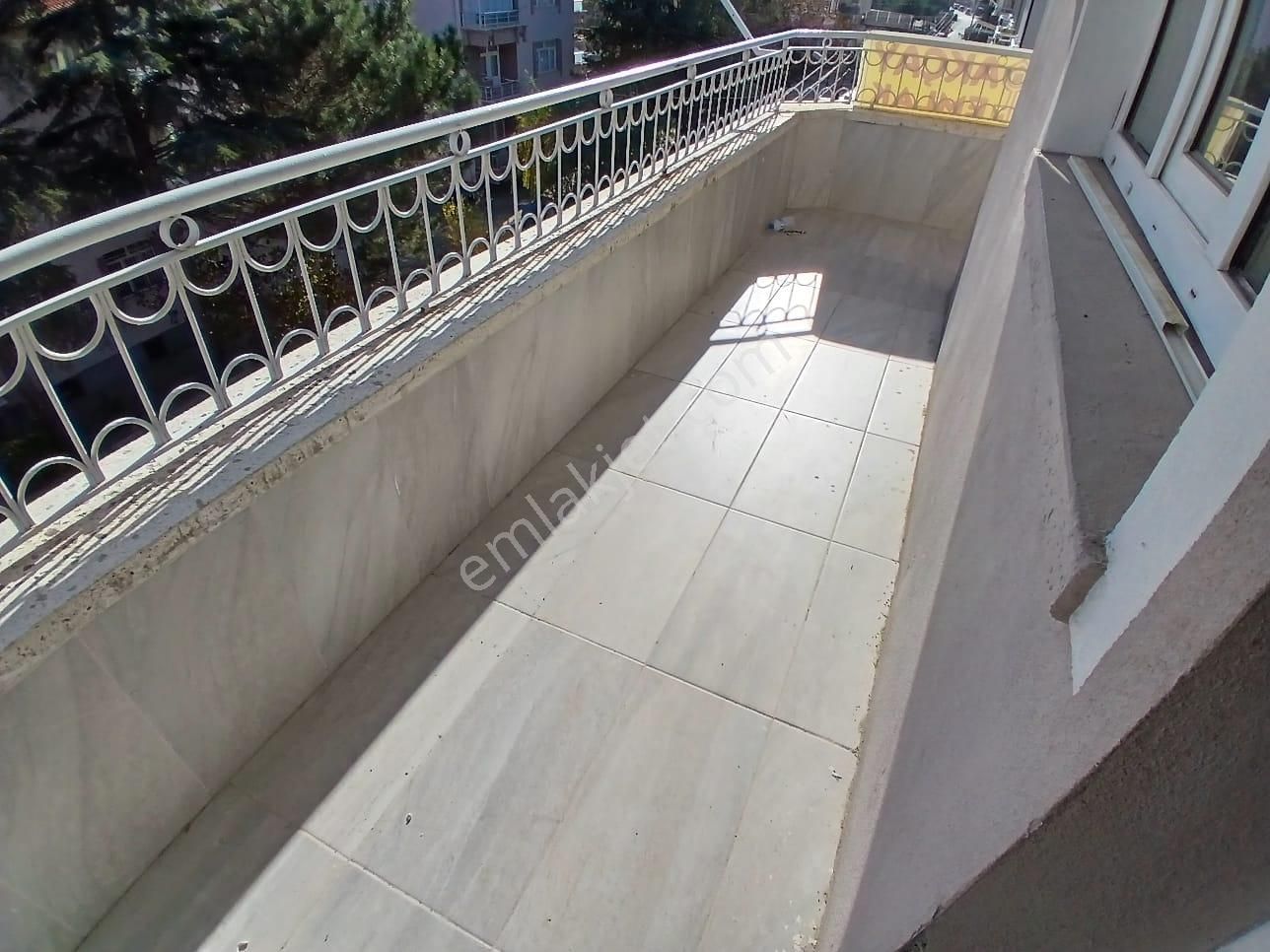 Akçay Emlak'tan Akşehir Koşuyolunda Komple Bakımlı Kiralık 3+1 Daire - Görsel 33