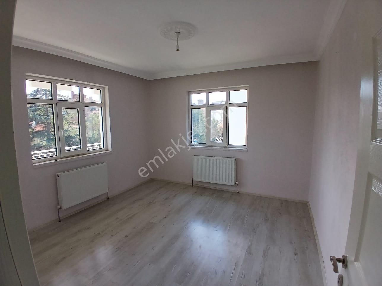 Akçay Emlak'tan Akşehir Koşuyolunda Komple Bakımlı Kiralık 3+1 Daire - Görsel 21