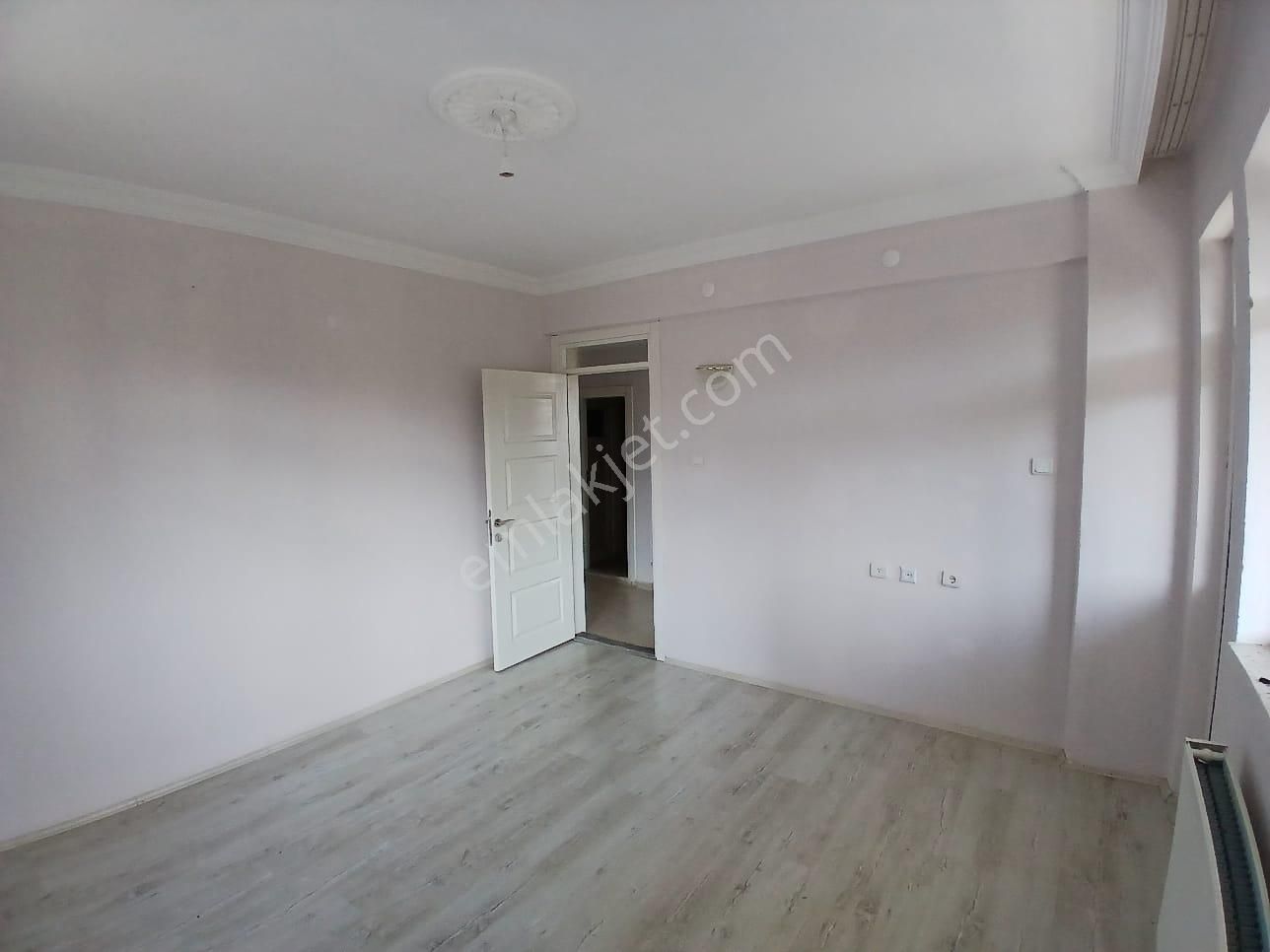 Akçay Emlak'tan Akşehir Koşuyolunda Komple Bakımlı Kiralık 3+1 Daire - Görsel 13