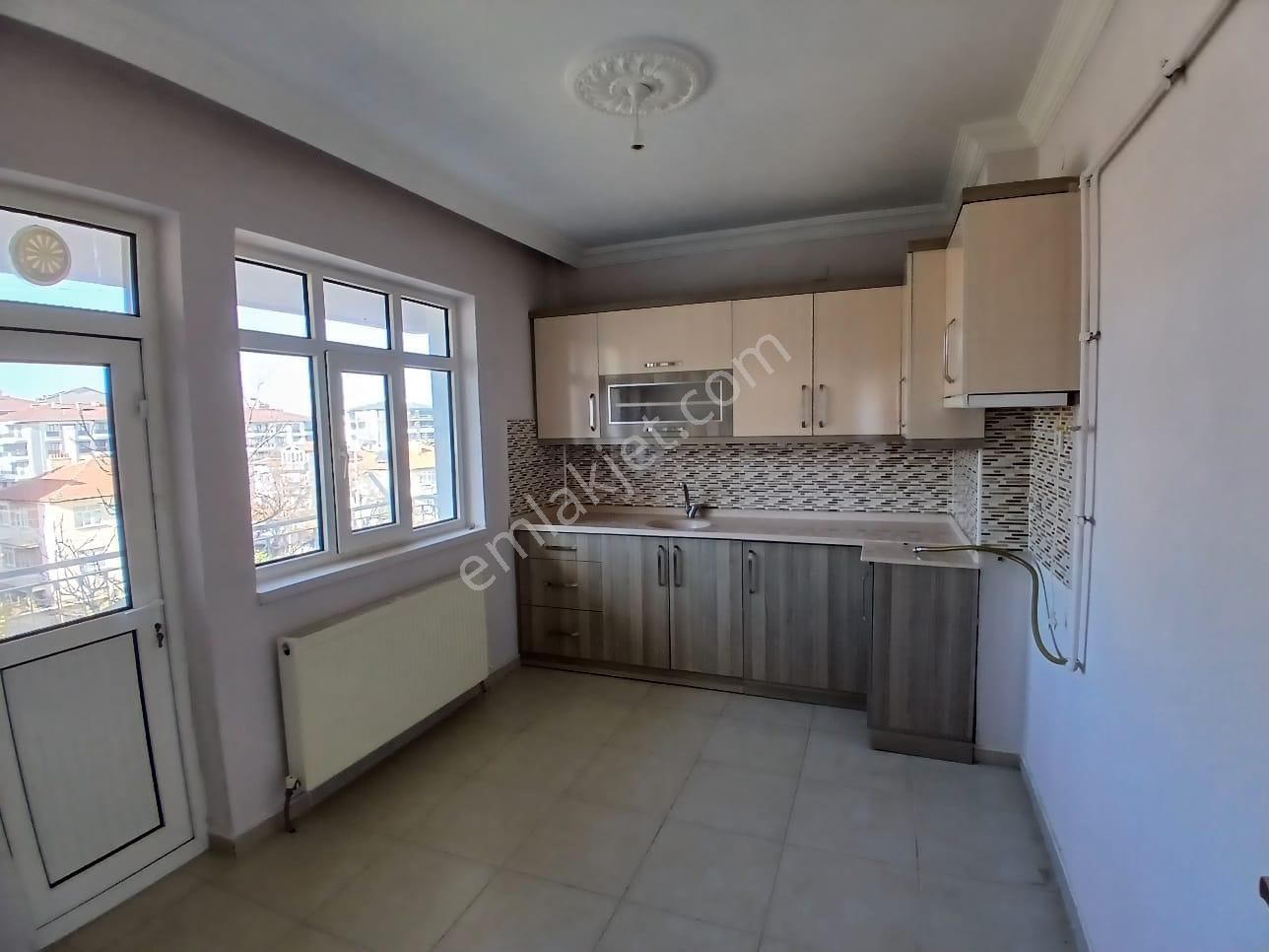 Akçay Emlak'tan Akşehir Koşuyolunda Komple Bakımlı Kiralık 3+1 Daire - Görsel 5