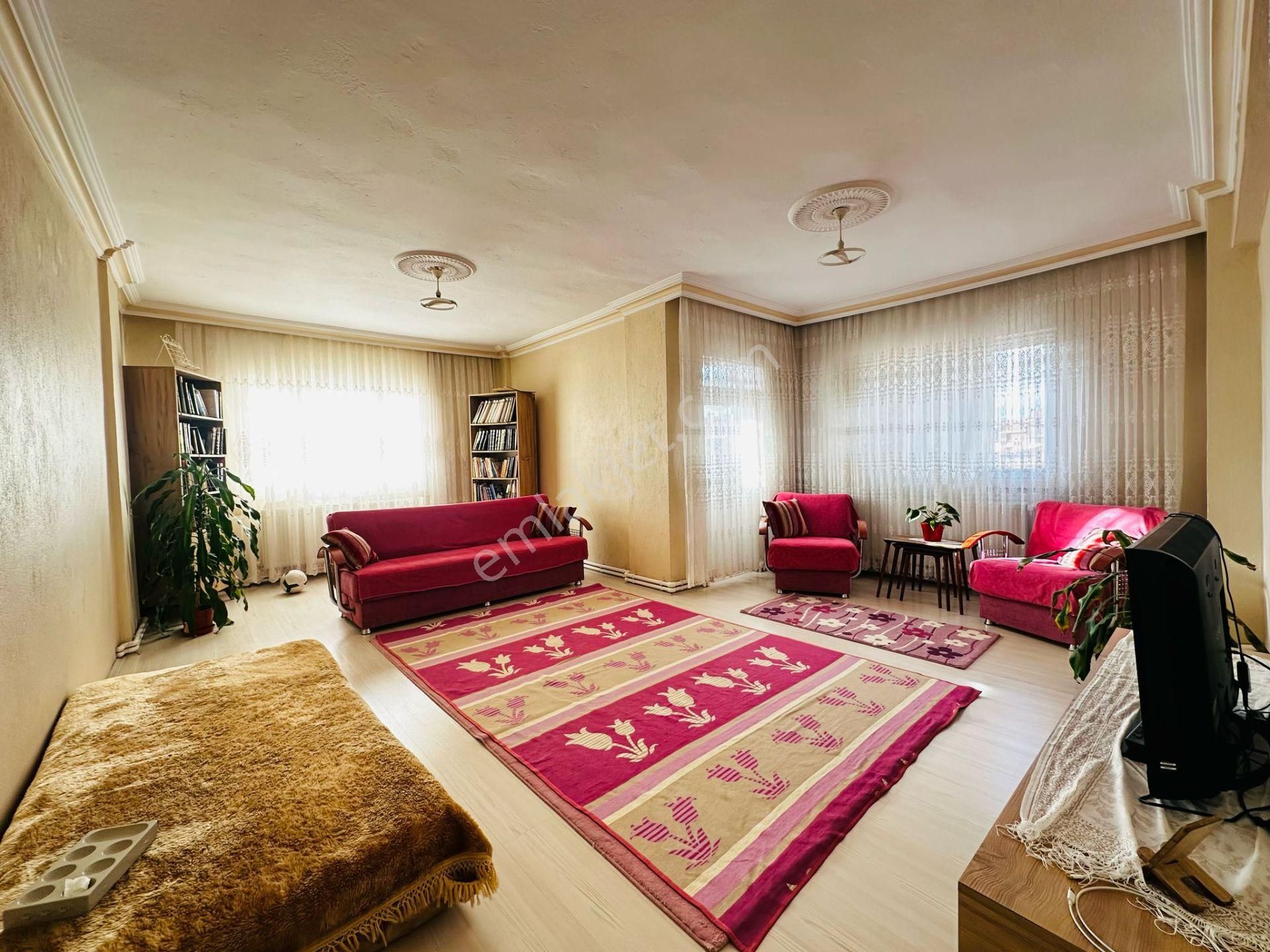 Erenler Mh Hasköy Sit'de Satılık Arakat 4+1 Bakımlı Geniş Daire - Görsel 2