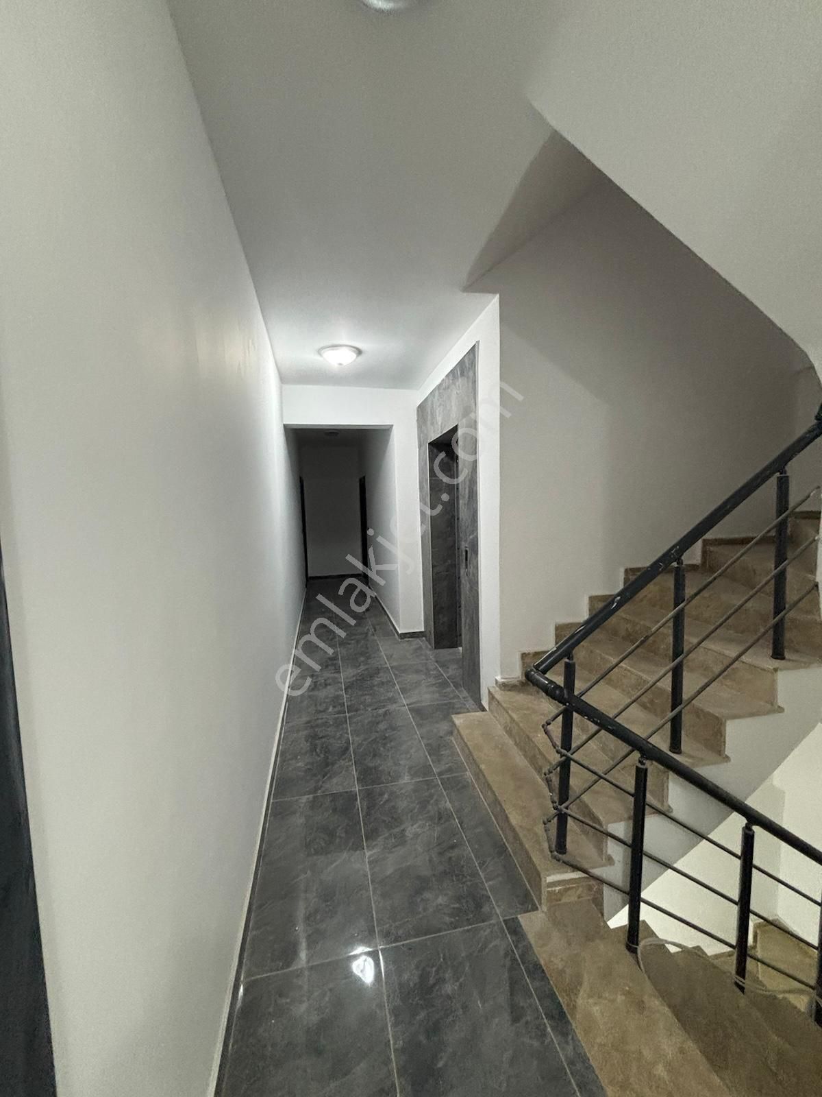 Kuşadası Merkezde Satilik 1+1 Daire - Görsel 7