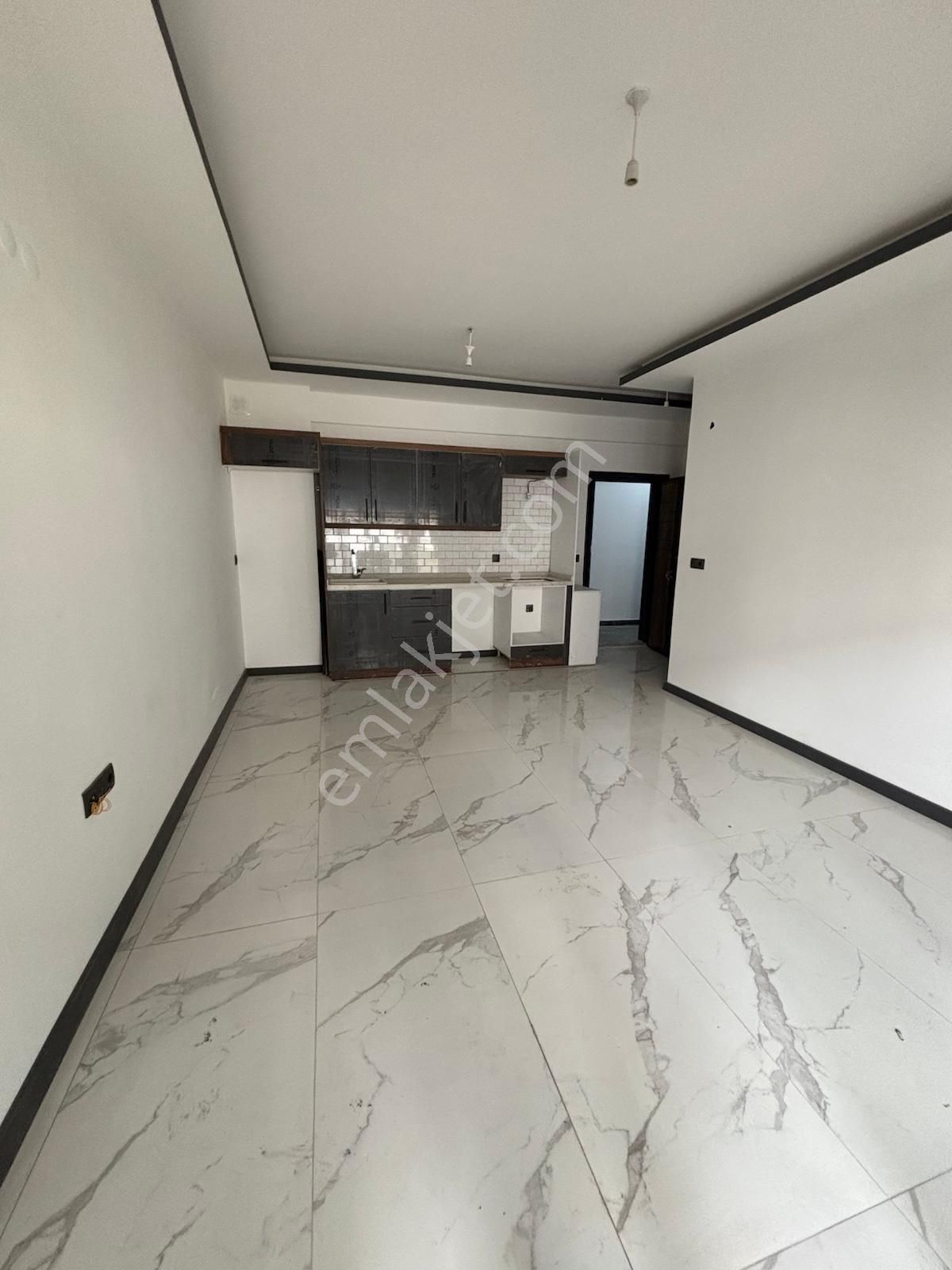 Kuşadası Merkezde Satilik 1+1 Daire - Görsel 3