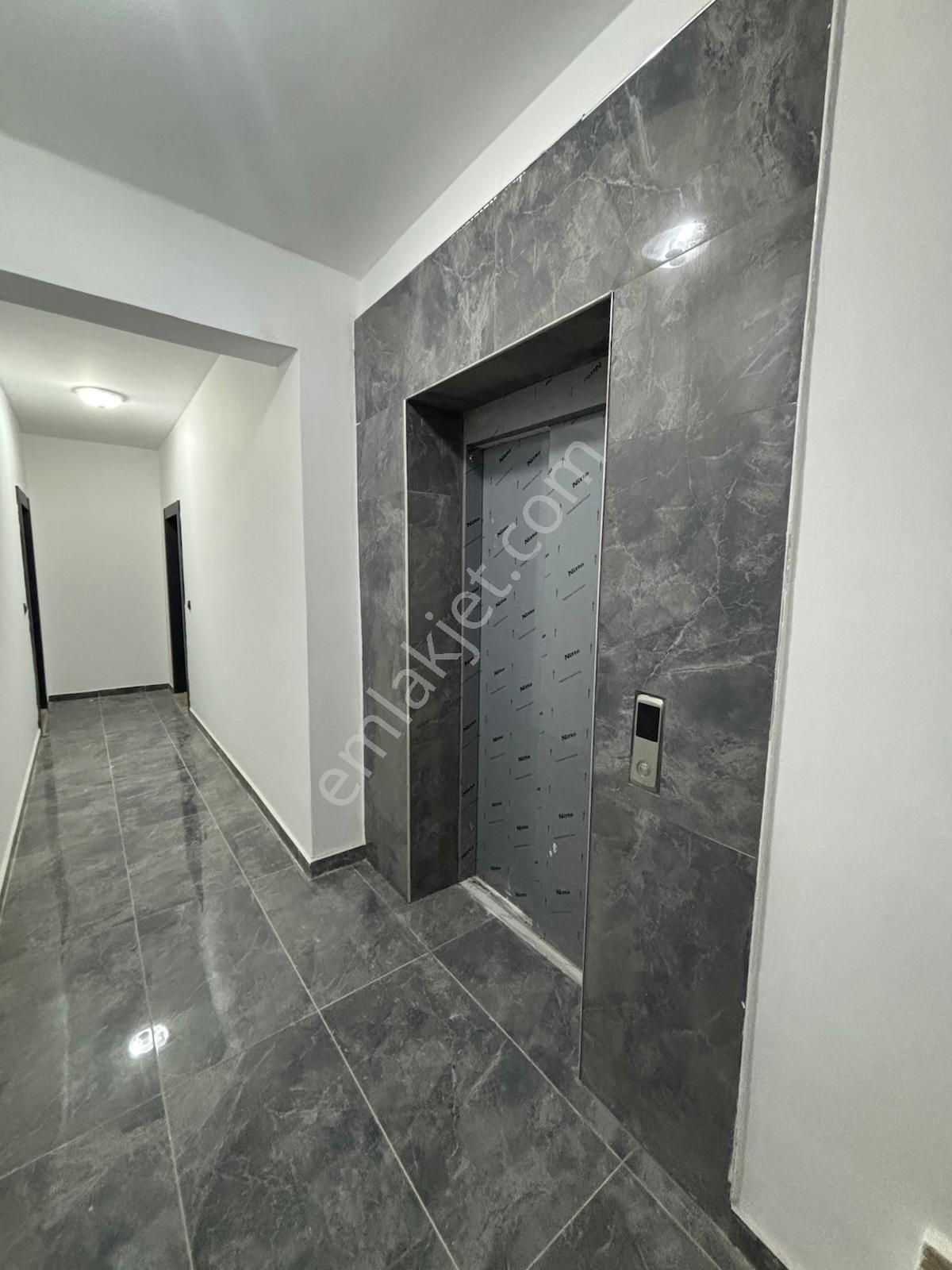 Kuşadası Merkezde Satilik 1+1 Daire - Görsel 8