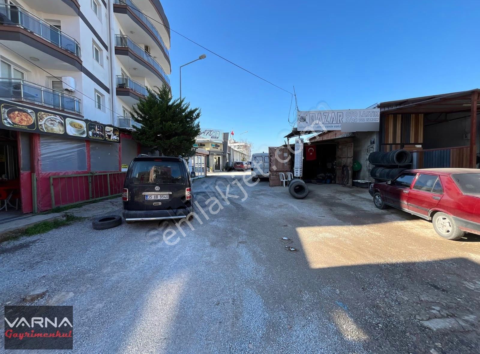 Menderes Cüneytbey Mahallesi Kiralık Doğalgazlı 180 M2 Dükkan - Görsel 2