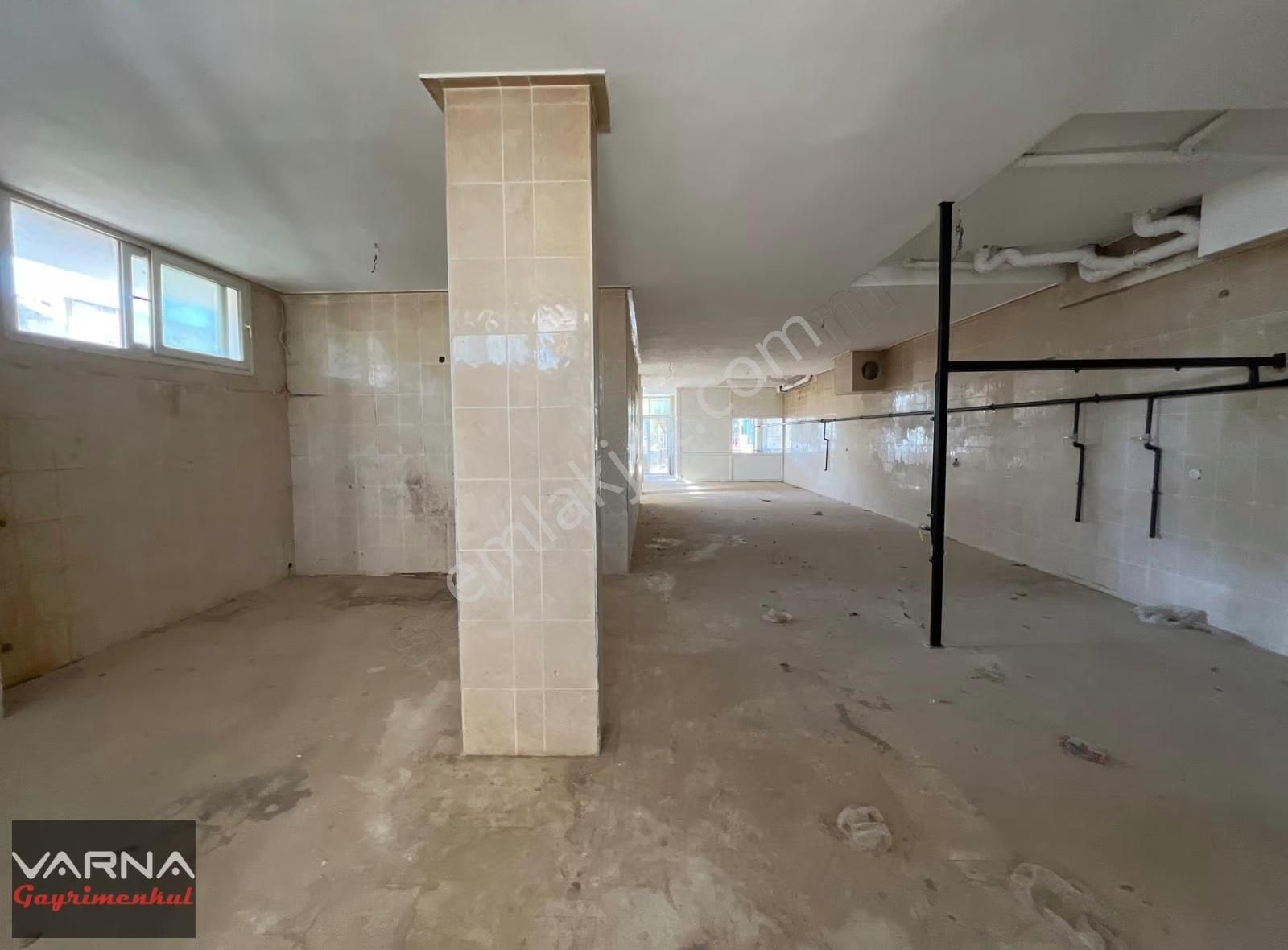 Menderes Cüneytbey Mahallesi Kiralık Doğalgazlı 180 M2 Dükkan - Görsel 14