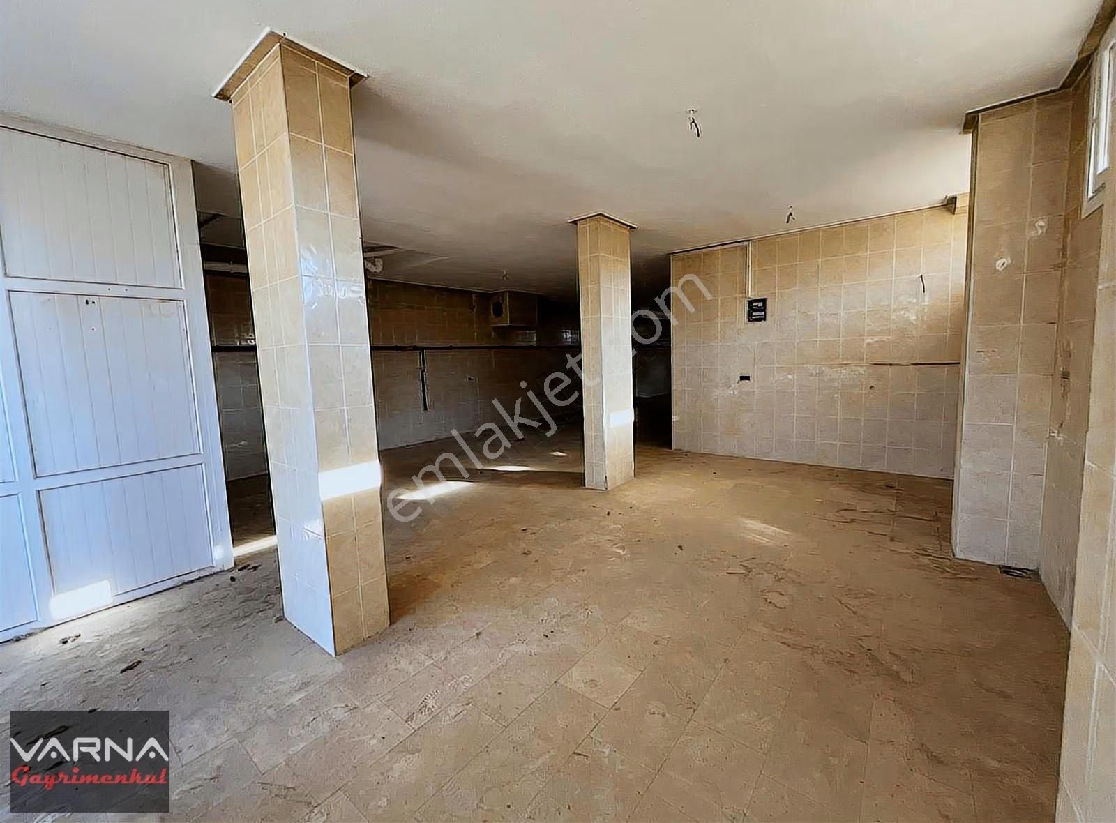 Menderes Cüneytbey Mahallesi Kiralık Doğalgazlı 180 M2 Dükkan - Görsel 16