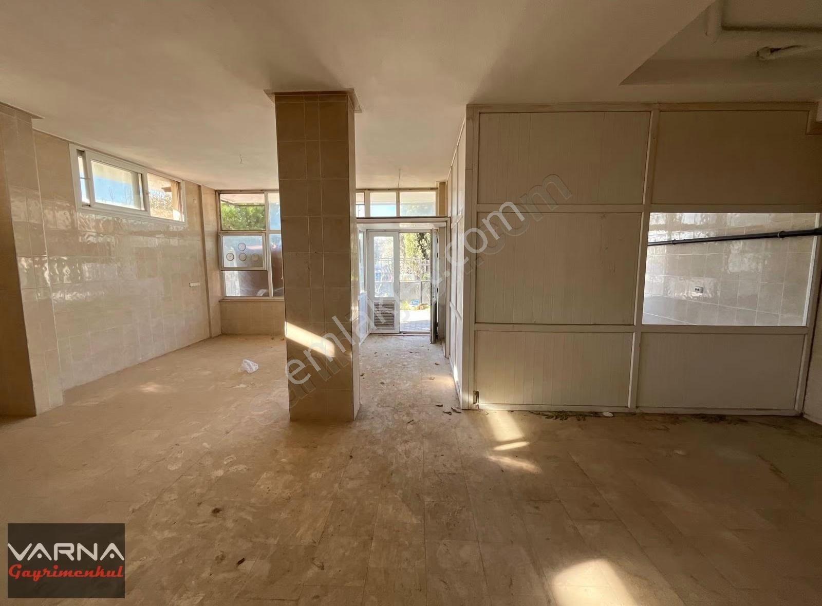 Menderes Cüneytbey Mahallesi Kiralık Doğalgazlı 180 M2 Dükkan - Görsel 15