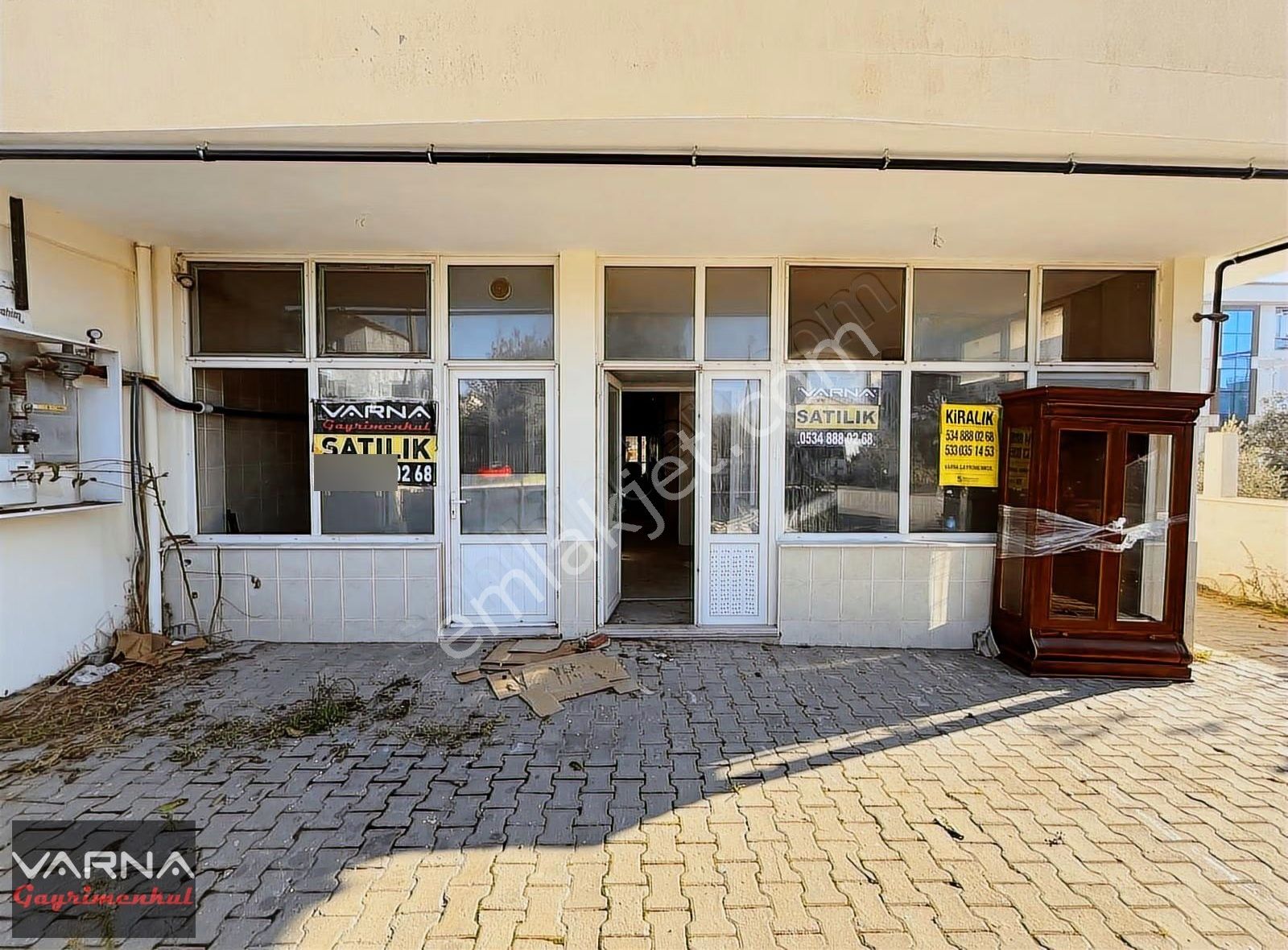 Menderes Cüneytbey Mahallesi Kiralık Doğalgazlı 180 M2 Dükkan