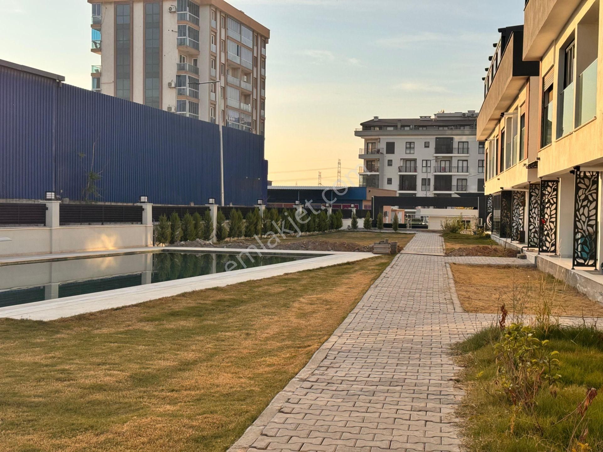 Bornova Havuzlu Sitede Eşyalı Kiralık 1+1 Daire - Görsel 27