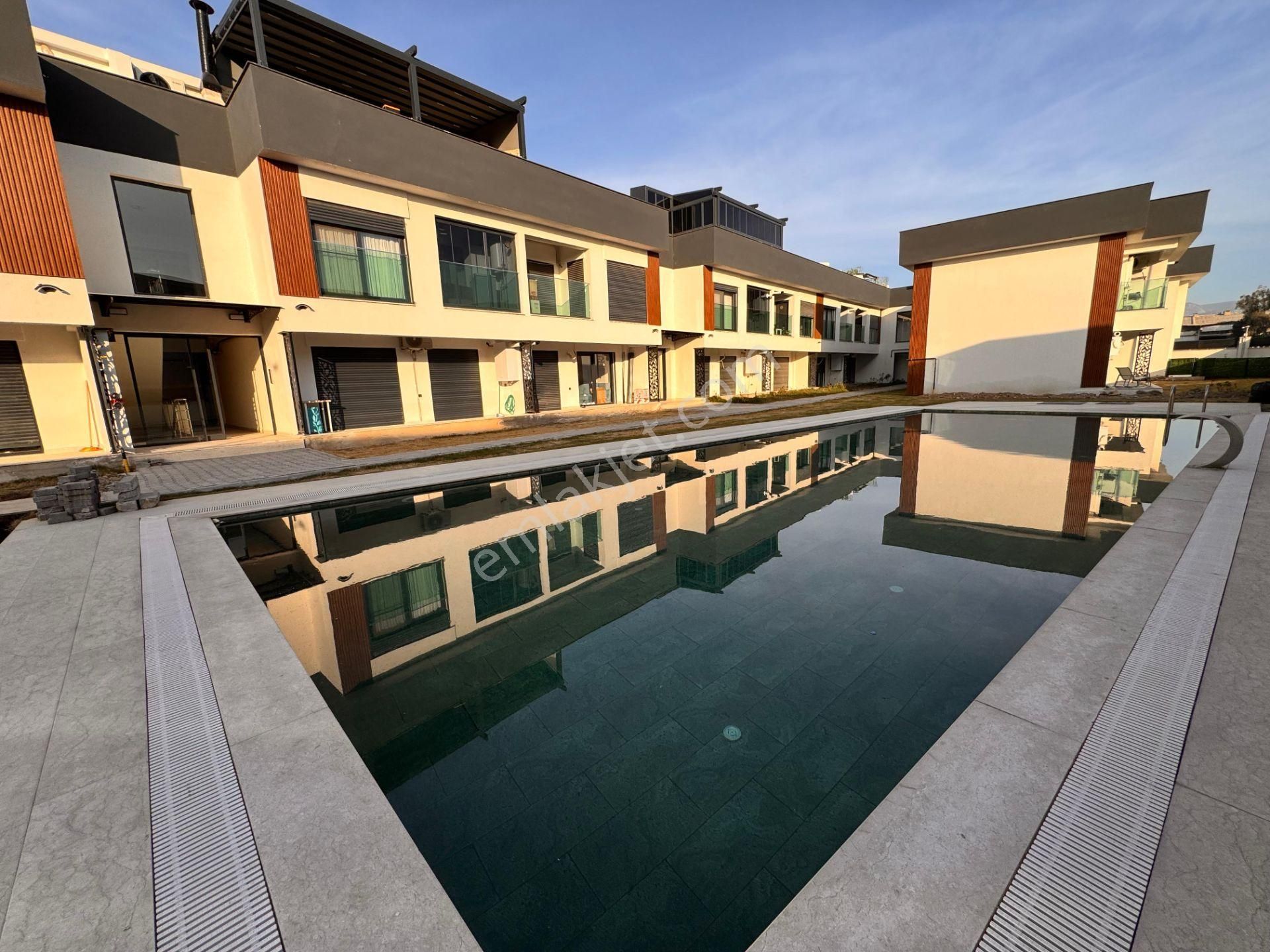 Bornova Havuzlu Sitede Eşyalı Kiralık 1+1 Daire - Görsel 6