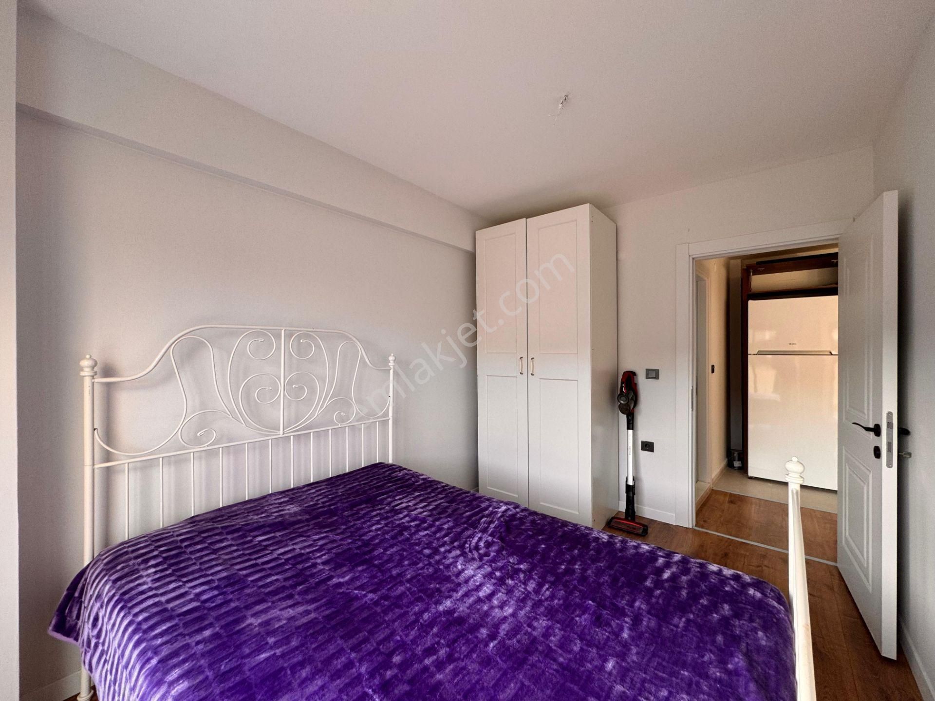 Bornova Havuzlu Sitede Eşyalı Kiralık 1+1 Daire - Görsel 23