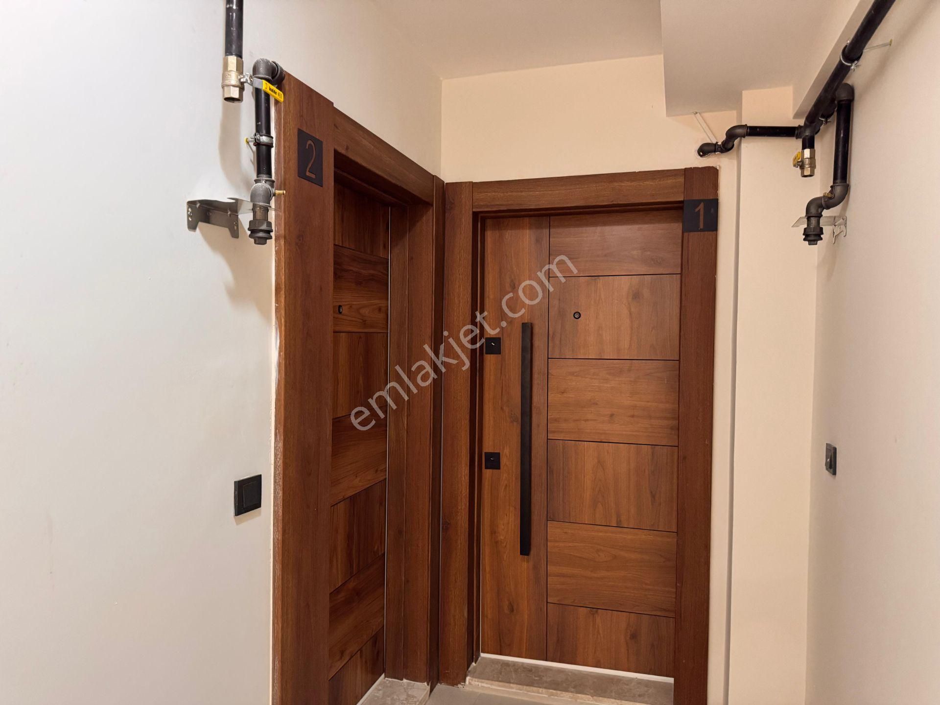 Bornova Havuzlu Sitede Eşyalı Kiralık 1+1 Daire - Görsel 8