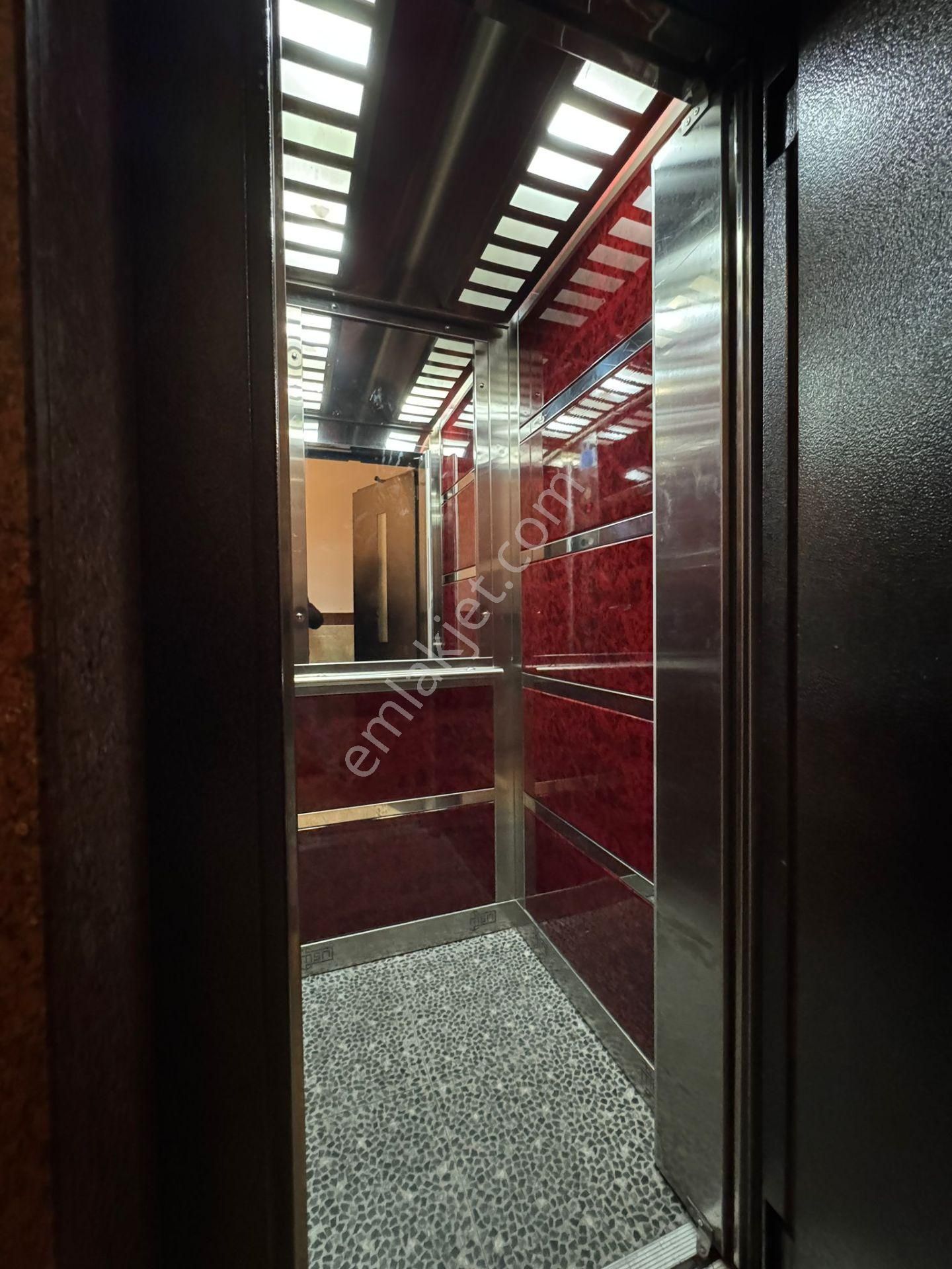 Beylikdüzü Yakuplu Da Satılık 2+1 Arakat Metrobüse Yürüme 2 Dk - Görsel 4