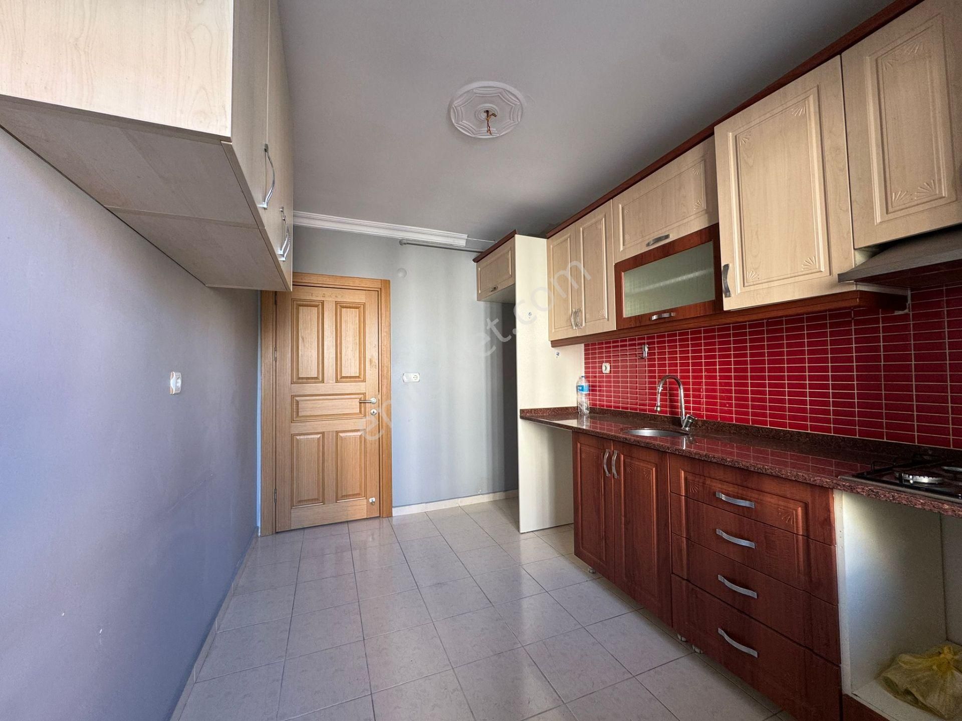 Beylikdüzü Yakuplu Da Satılık 2+1 Arakat Metrobüse Yürüme 2 Dk - Görsel 11