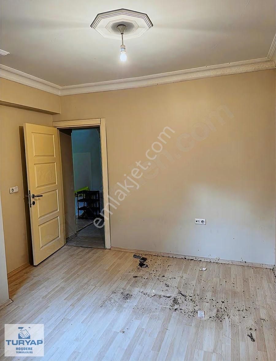 Hürriyet Mahallesi Merkezi Konum Kiralık 1+1 Boş Daire