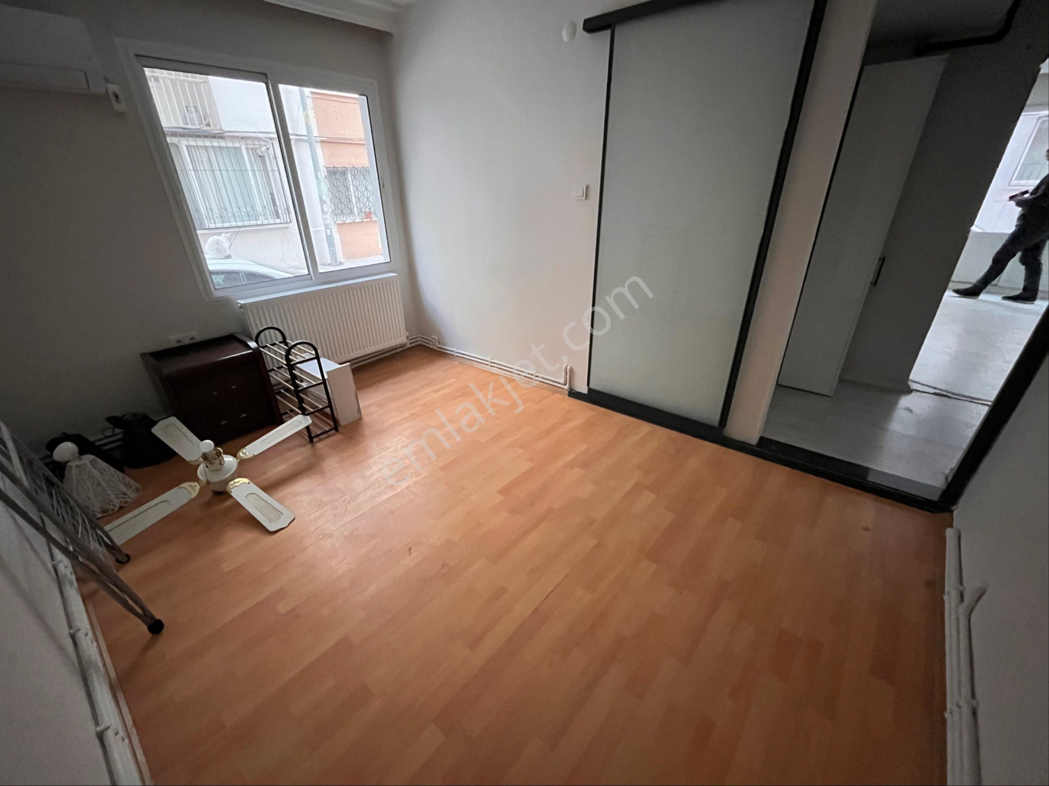 Göztepe Güzelyalıda 85m2 Yüksegiriş Köşe Ferah Daire - Görsel 12