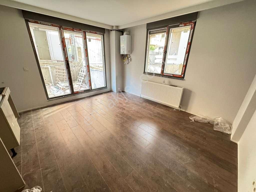 Küçükyalıda Ulaşıma Yakın Ön Cephe Bahçeli Lüks 1+1 - Görsel 10