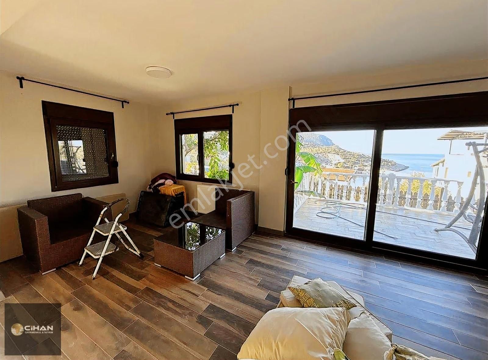 Karaburun Da Deniz Manzaralı Plaja 150 Mt Satılık Villa - Görsel 19