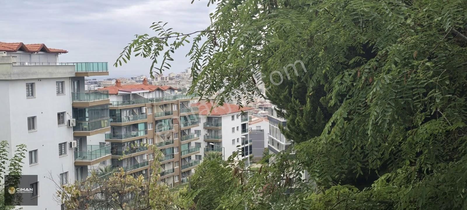 Kuşadasın Da Bu Büyüklükte Bu Fiyata Daire Yok