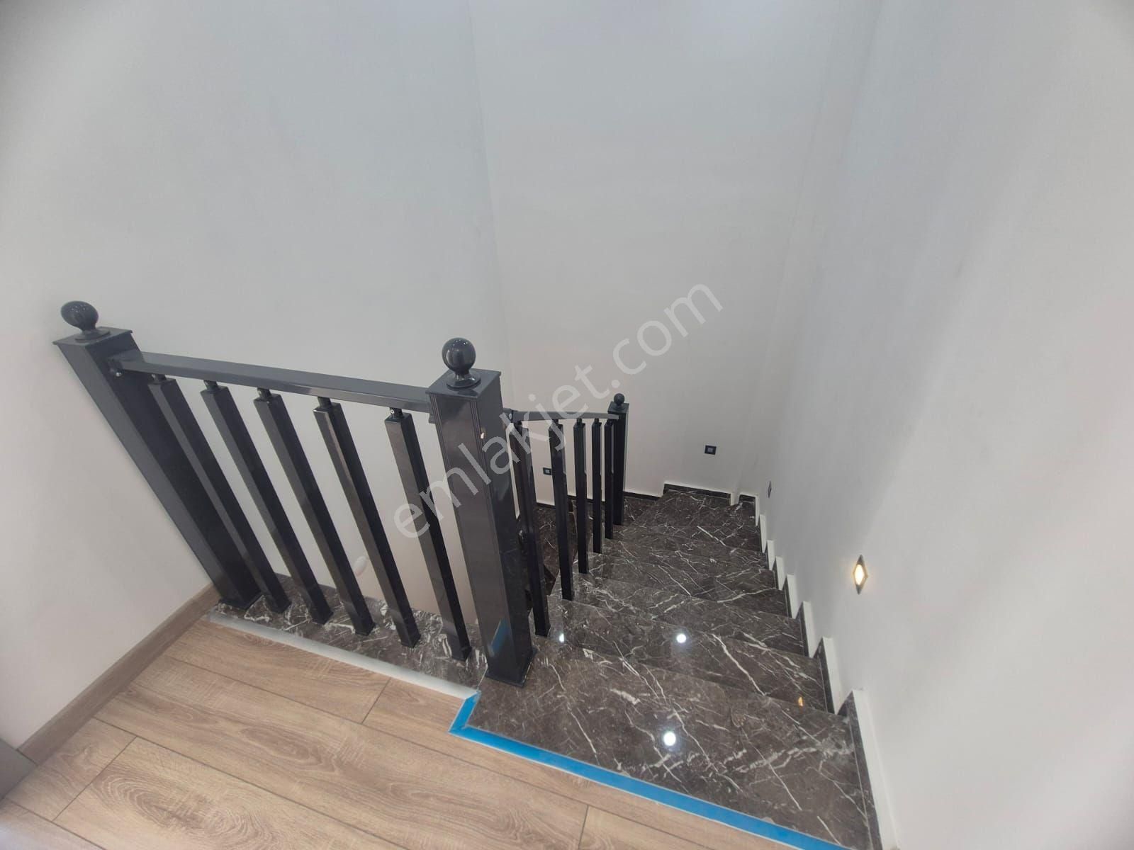 Didim Merkezde 3+1 Ayrı Mutfaklı Villa - Görsel 16