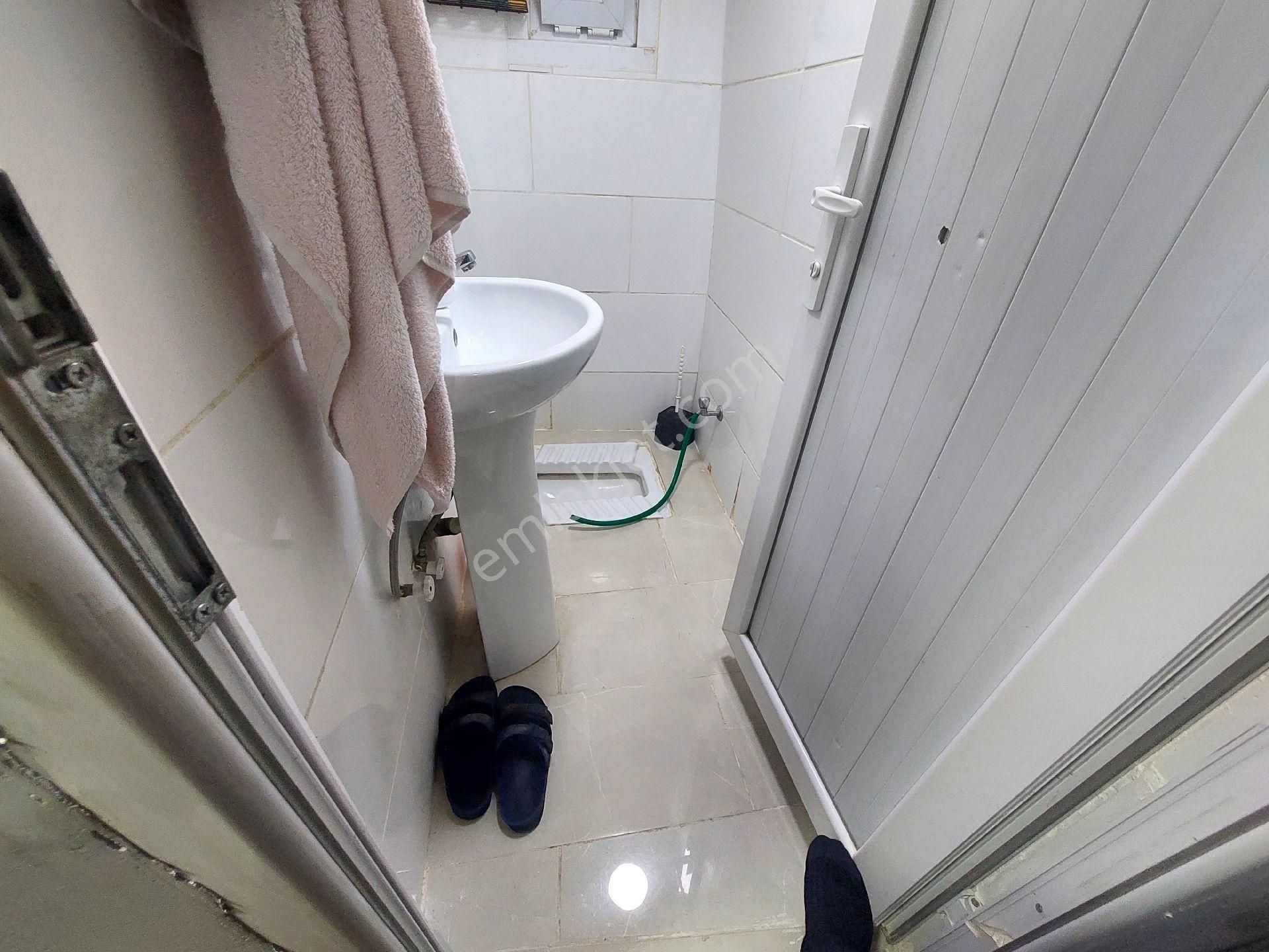 Gazi Osmanpaşa Küçükköy Yeni Mah Satılık Kot.2.bodrum Katı. 2+1 80 M2 - Görsel 13