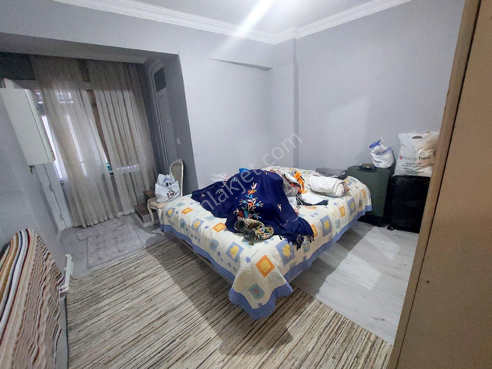 Gazi Osmanpaşa Küçükköy Yeni Mah Satılık Kot.2.bodrum Katı. 2+1 80 M2 - Görsel 5